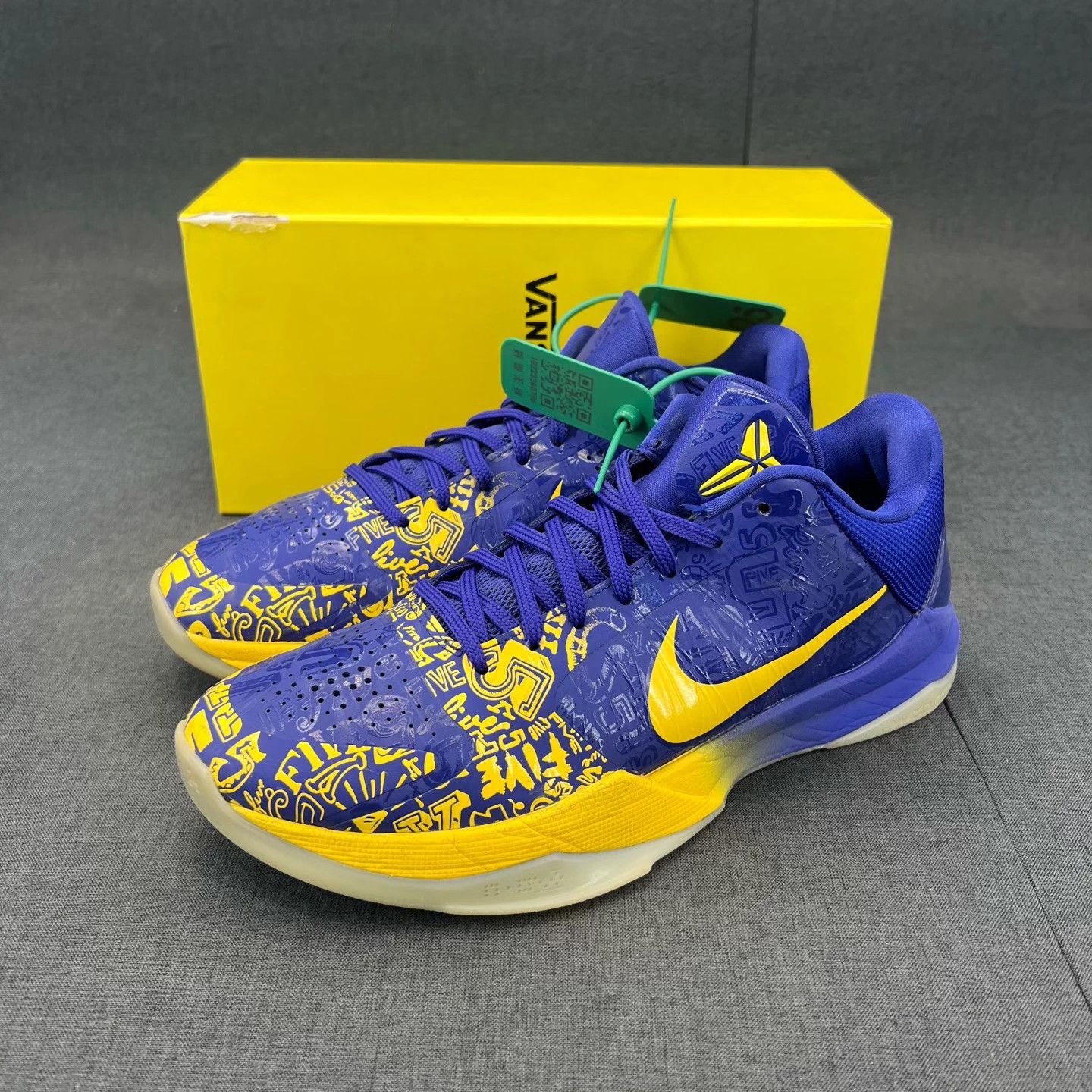 Nike KD5 5xChampion blue yellow US9.5 near new Size US 9.5 / EU 42-43 - 1 Thumbnail