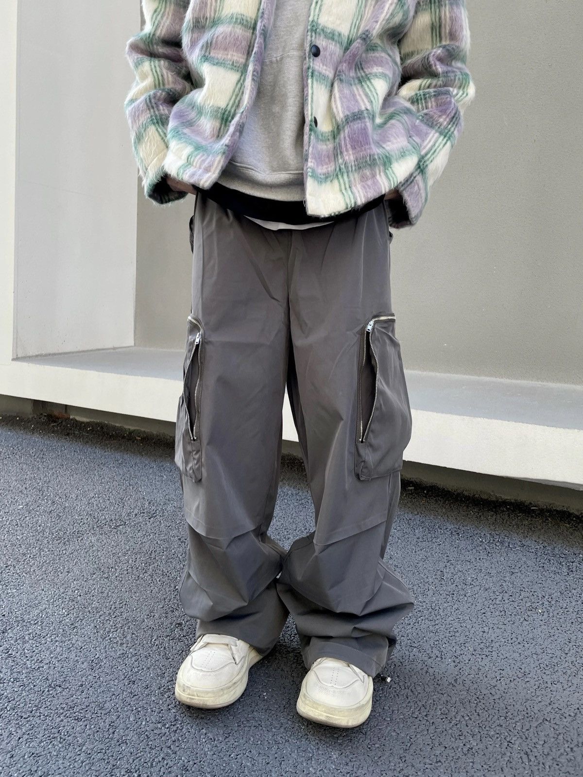 Japanese Brand Baggy Cargo Pants Straight Casual Harajuku Y2K Style Pockets Size US 34 / EU 50 - 7 Thumbnail