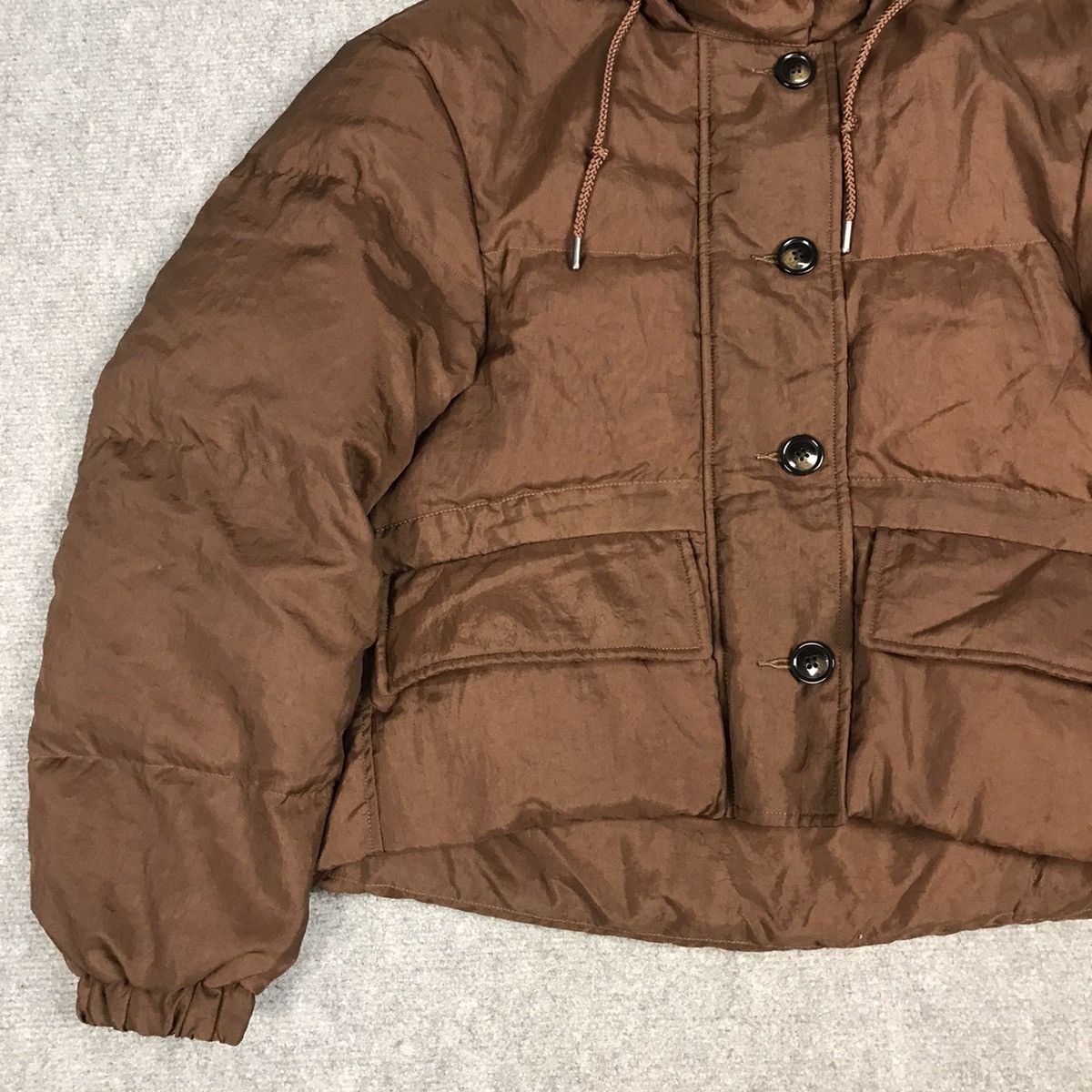 Japanese Brand × Jun Takahashi UNIQLO PUFFER WOMAN JACKET Size S / US 4 / IT 40 - 3 Thumbnail