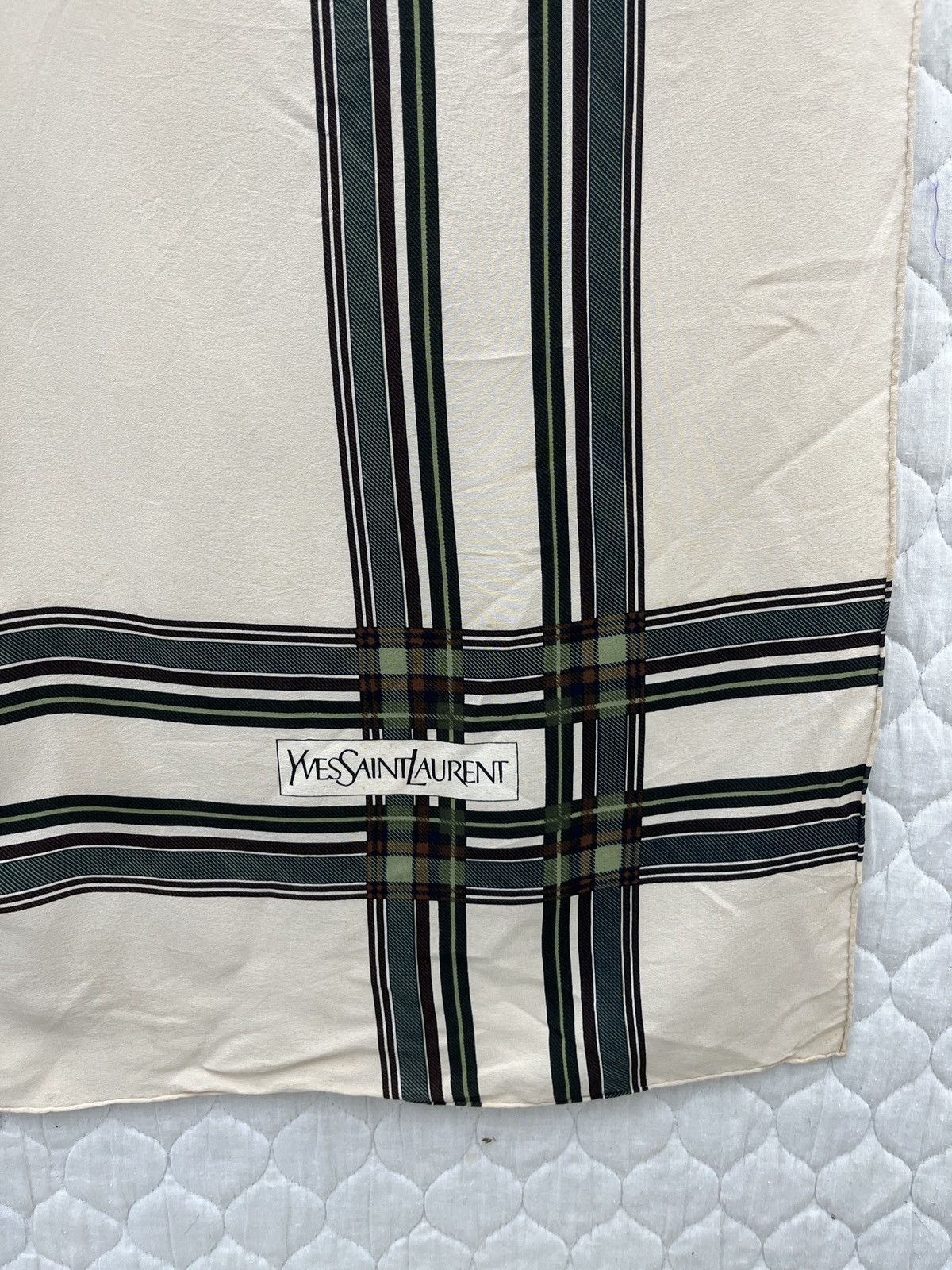 Yves Saint Laurent 🔥🔥🔥STEALS YVES SAINT LAURENT SILK SCARF Size ONE SIZE - 7 Thumbnail