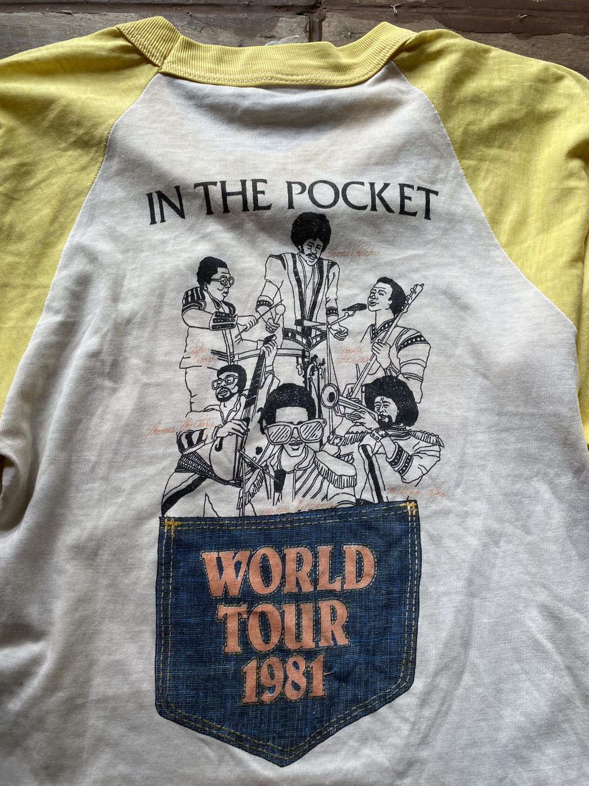 Band Tees × Vintage Vintage 1981 Commodores World Tour T shirts Size US M / EU 48-50 / 2 - 5 Thumbnail