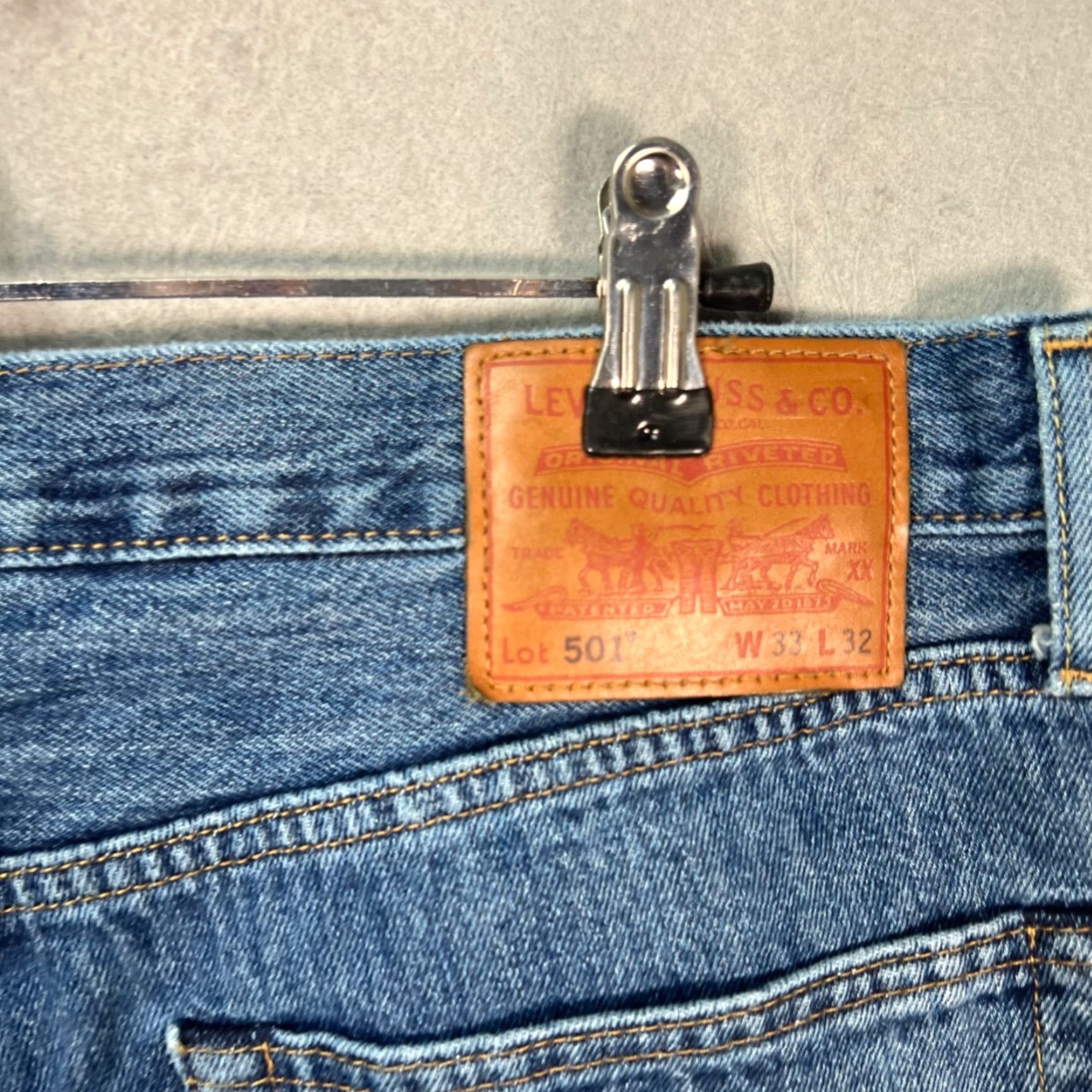 Levi's Levi's 501 Jeans Mens 33x31 Blue Denim Button Fly 100% Cotton Regular Fit Vintage: No Size US 33 - 3 Thumbnail