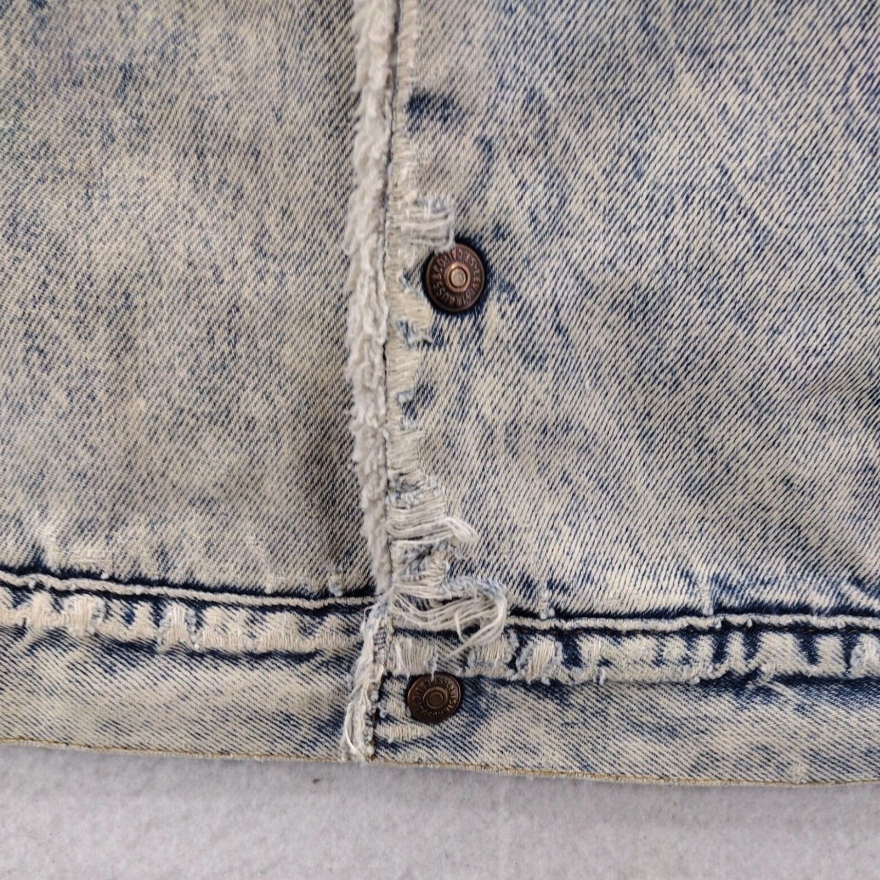 Levi's Vintage Levi's Sherpa Denim Trucker Jacket Men Large Blue 70s Made in USA Size US L / EU 52-54 / 3 - 3 Thumbnail