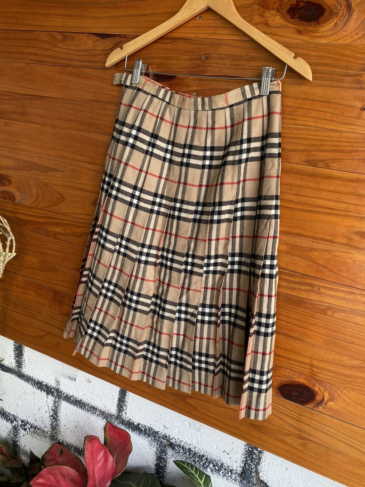 Burberry Vintage Burberrys Nova Check Pleated Skirt | Wool Blend Size 27" / US 4 / IT 40 - 10 Thumbnail