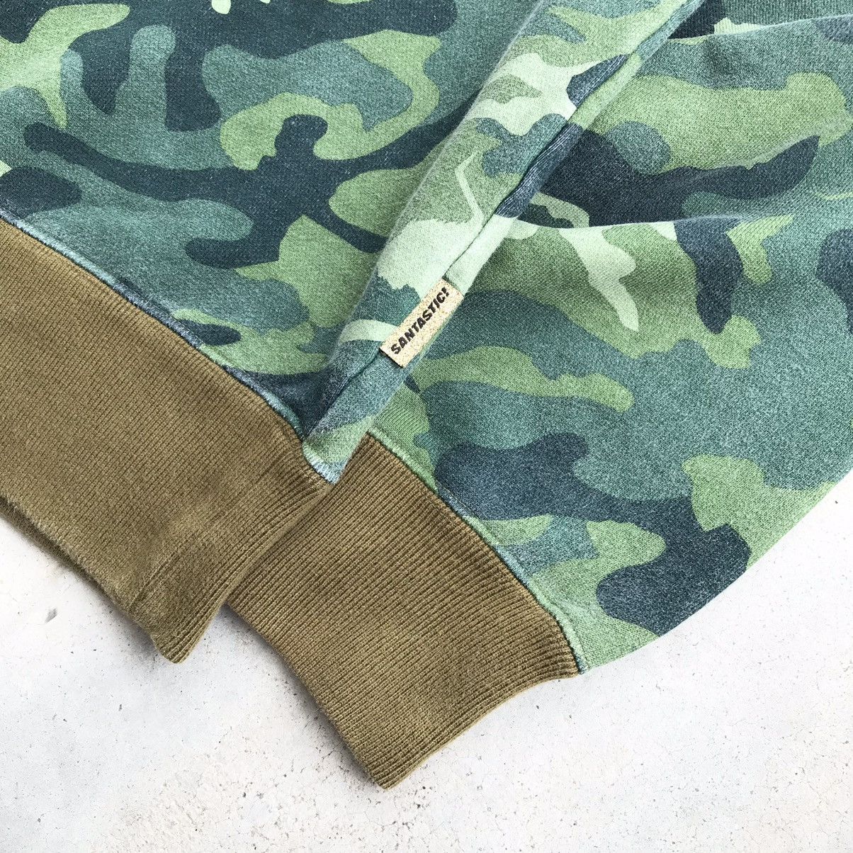 Hiroshi Fujiwara 2000's Santastic ! " APE SARU " Camouflage Crewneck Size US M / EU 48-50 / 2 - 4 Thumbnail