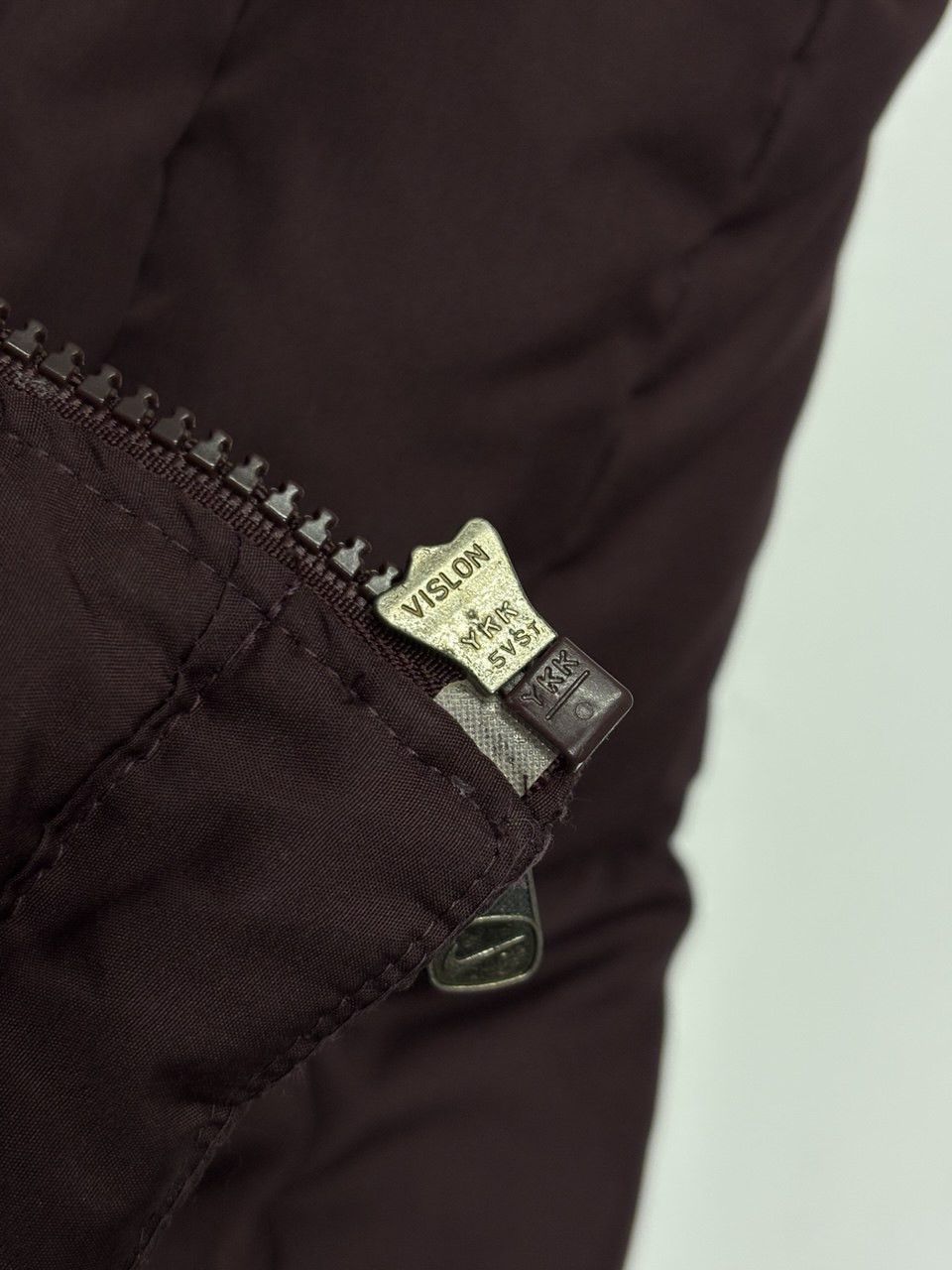 Nike 00s Vintage Nike Brown with Cherry Shade Down Puffer Vest Size US L / EU 52-54 / 3 - 23 Thumbnail