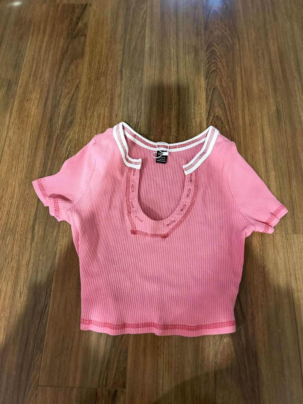 Shein Pink Cropped Tee/ White Trim - Brand New - Size M / US 6-8 / IT 42-44 - 1 Thumbnail