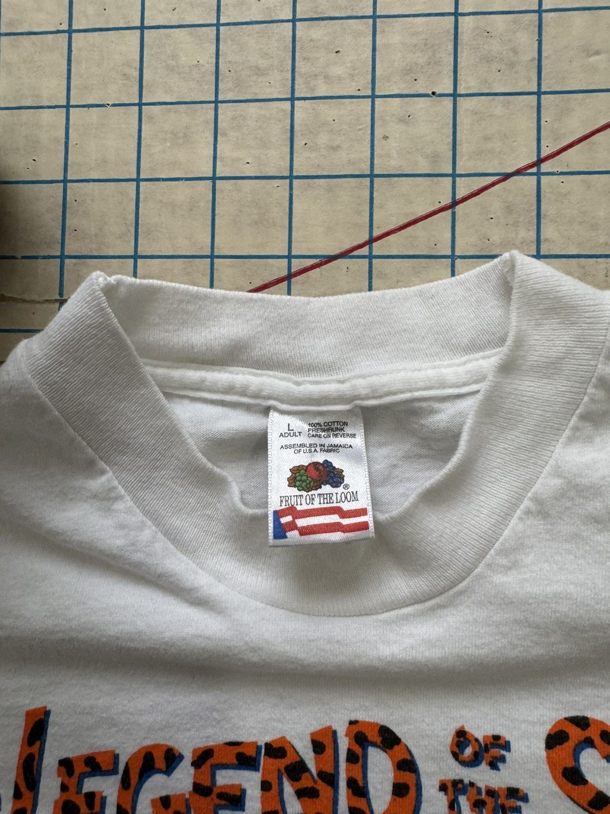 Vintage Vintage Legend of The Sea Animal Graphic Tee Size Large Whit Size US L / EU 52-54 / 3 - 6 Thumbnail