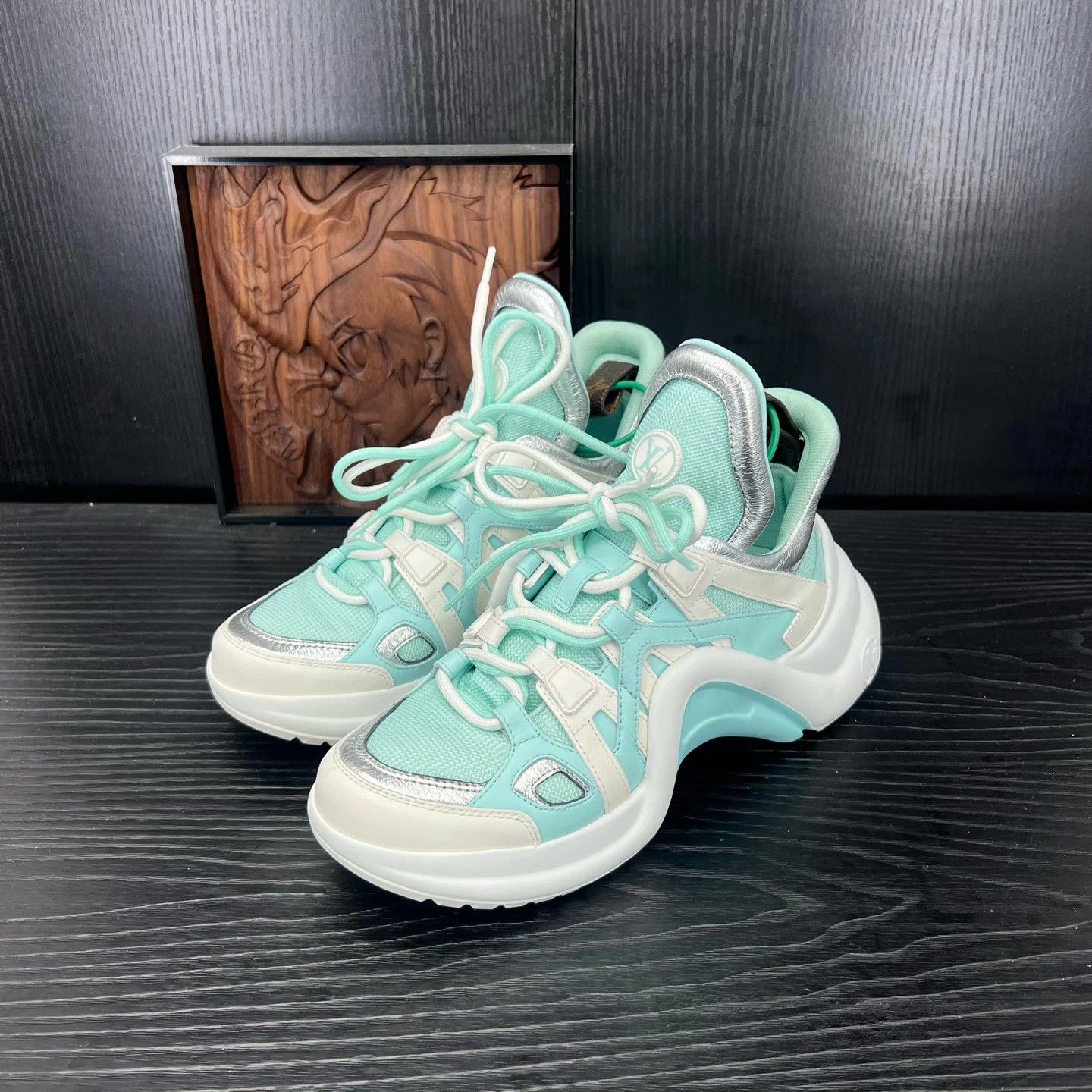 lv archlight white green 36.5 eu worn once