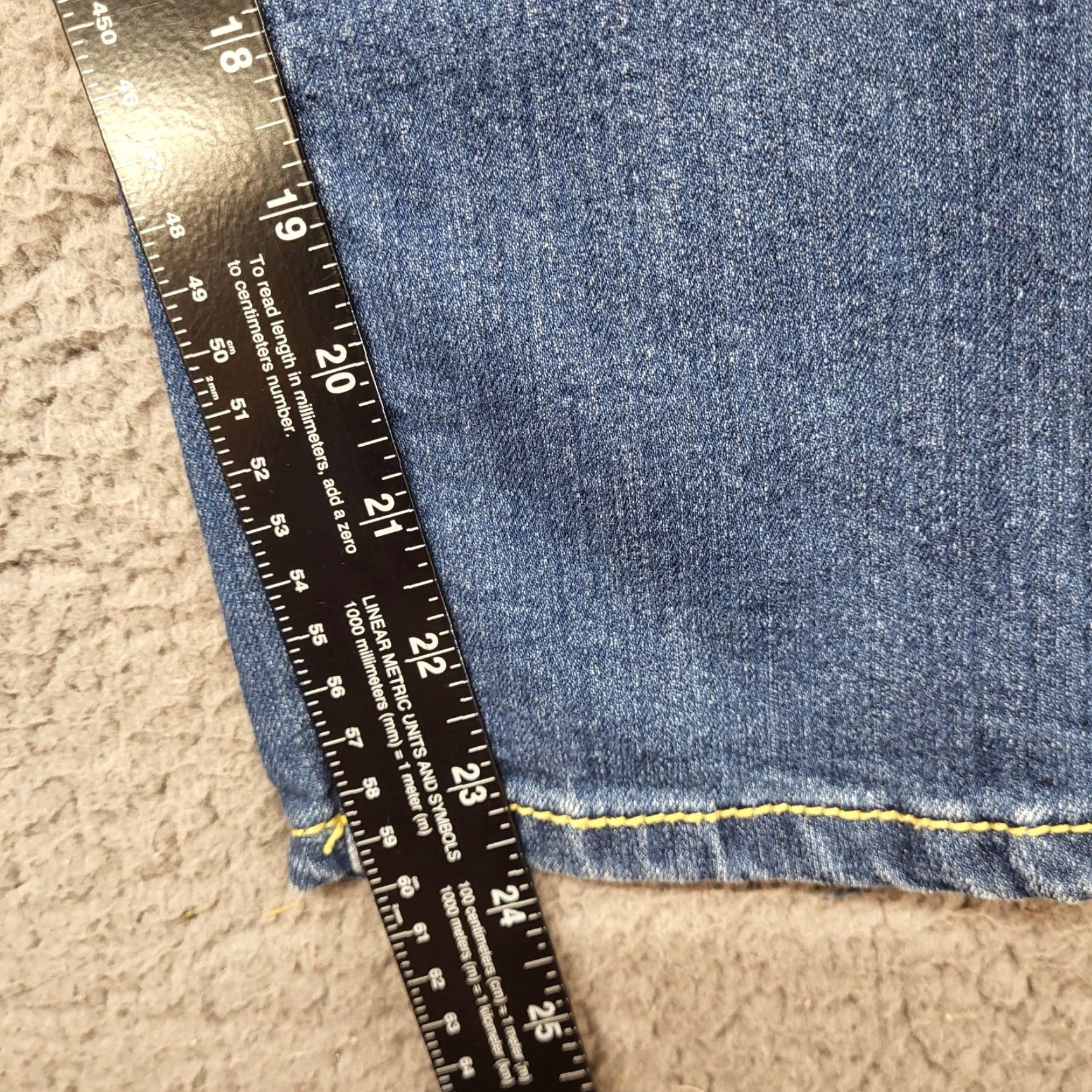 Denime **Roz & Ali Women's Size 8 Blue Denim Crop Jeans Embroidered Bling** User: Roz & Ali Women's Size 8 Blue Denim Crop Jeans Embroidered Bling Size 30" / US 8 / IT 44 - 7 Thumbnail