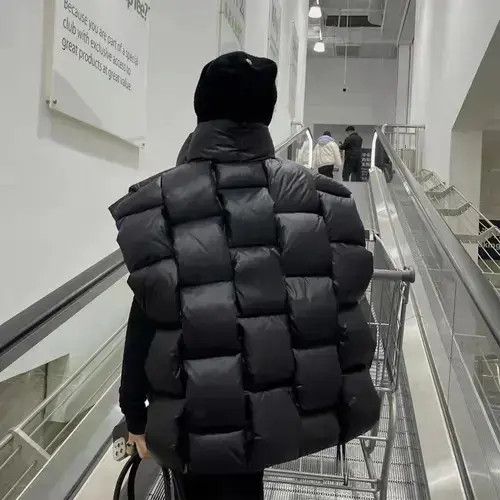 VIBE Black quilted woven puffer bubble vest Size US L / EU 52-54 / 3 - 1 Thumbnail