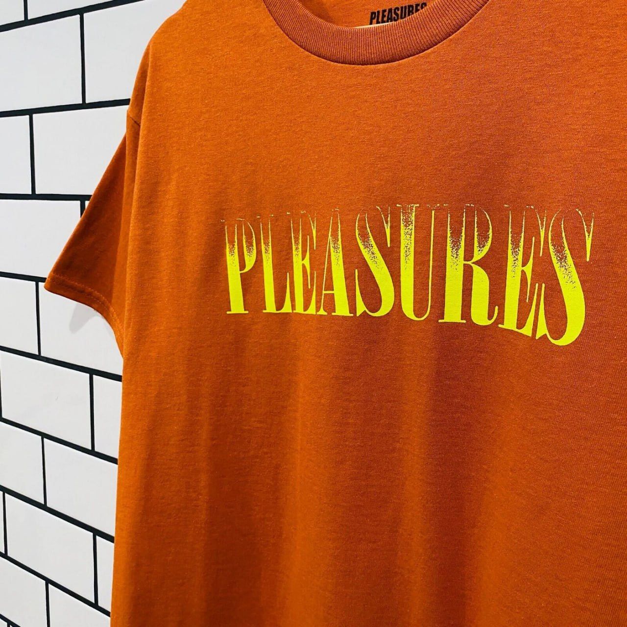 Pleasures Pleasures - Crumble Tee Size US L / EU 52-54 / 3 - 3 Thumbnail