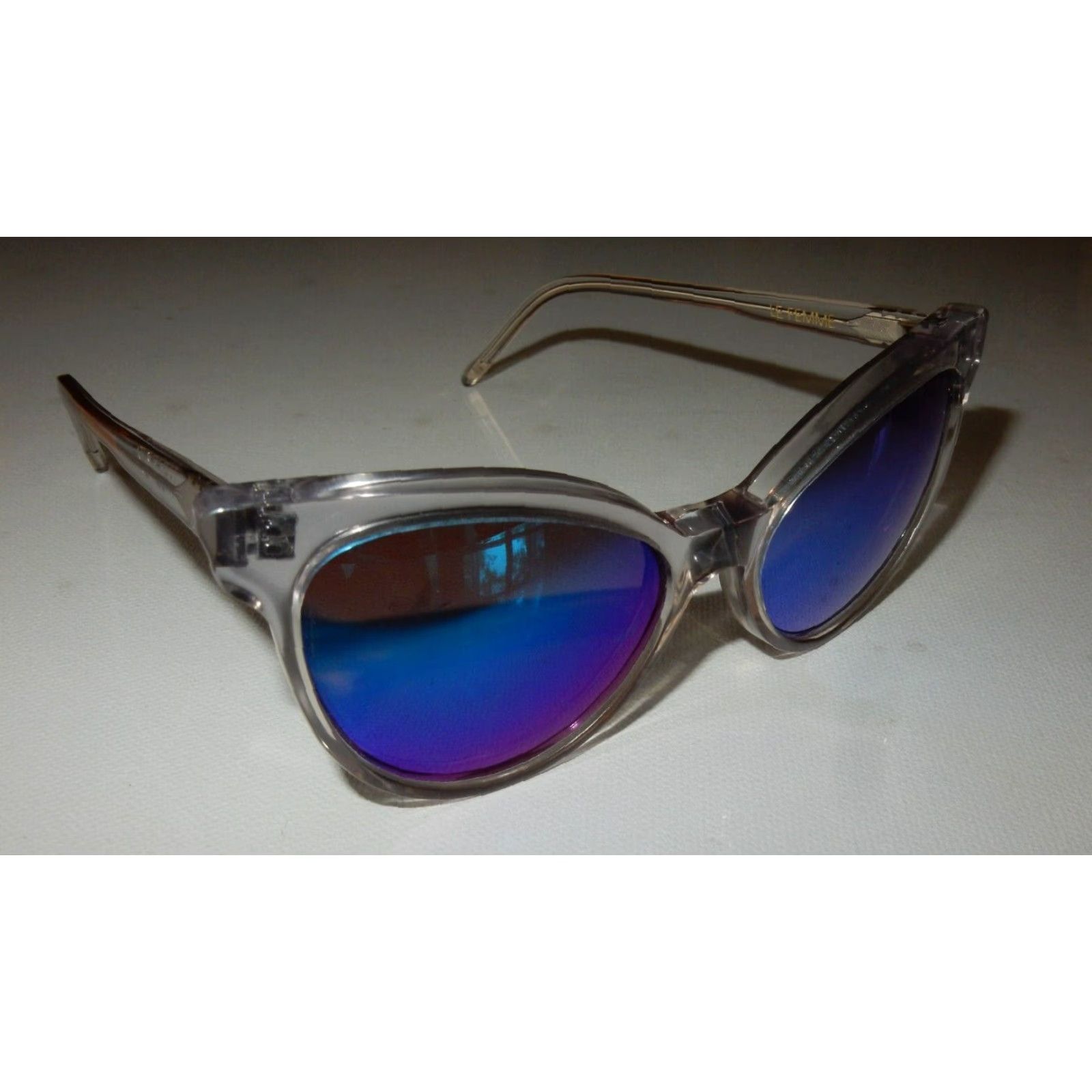Wildfox VINTAGE Wildfox Sunglasses Women Cat Eye Blue Lens Clear Frame Fashion Size ONE SIZE - 2 Thumbnail