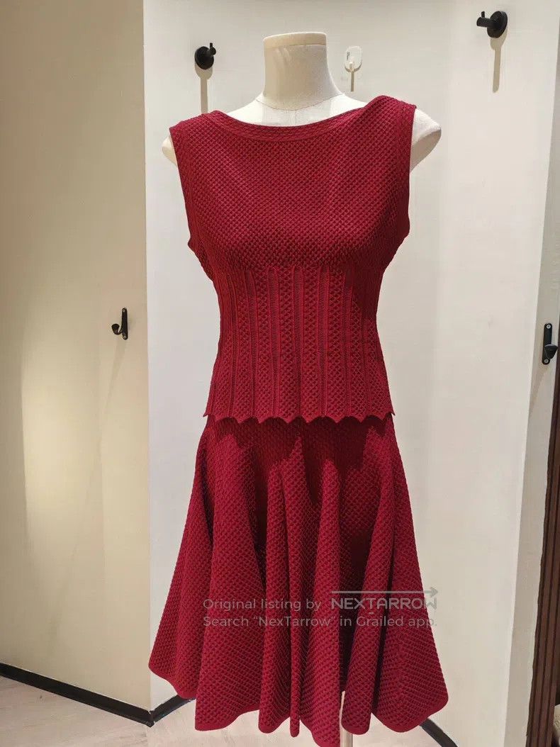 Alaia Alaia Burgundy Knit Fabric A-Line Skirt Full Set Dress Size XS / US 0-2 / IT 36-38 - 1 Thumbnail