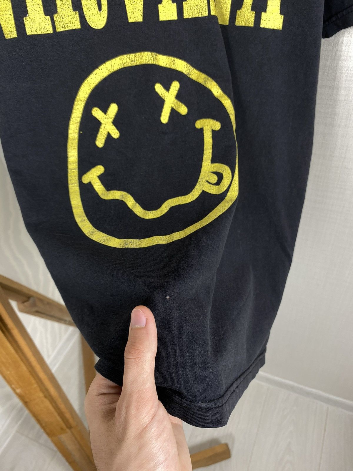 Fruit Of The Loom × Nirvana × Vintage Nirvana Smile Vintage 90S T Shirt Size US S / EU 44-46 / 1 - 12 Thumbnail