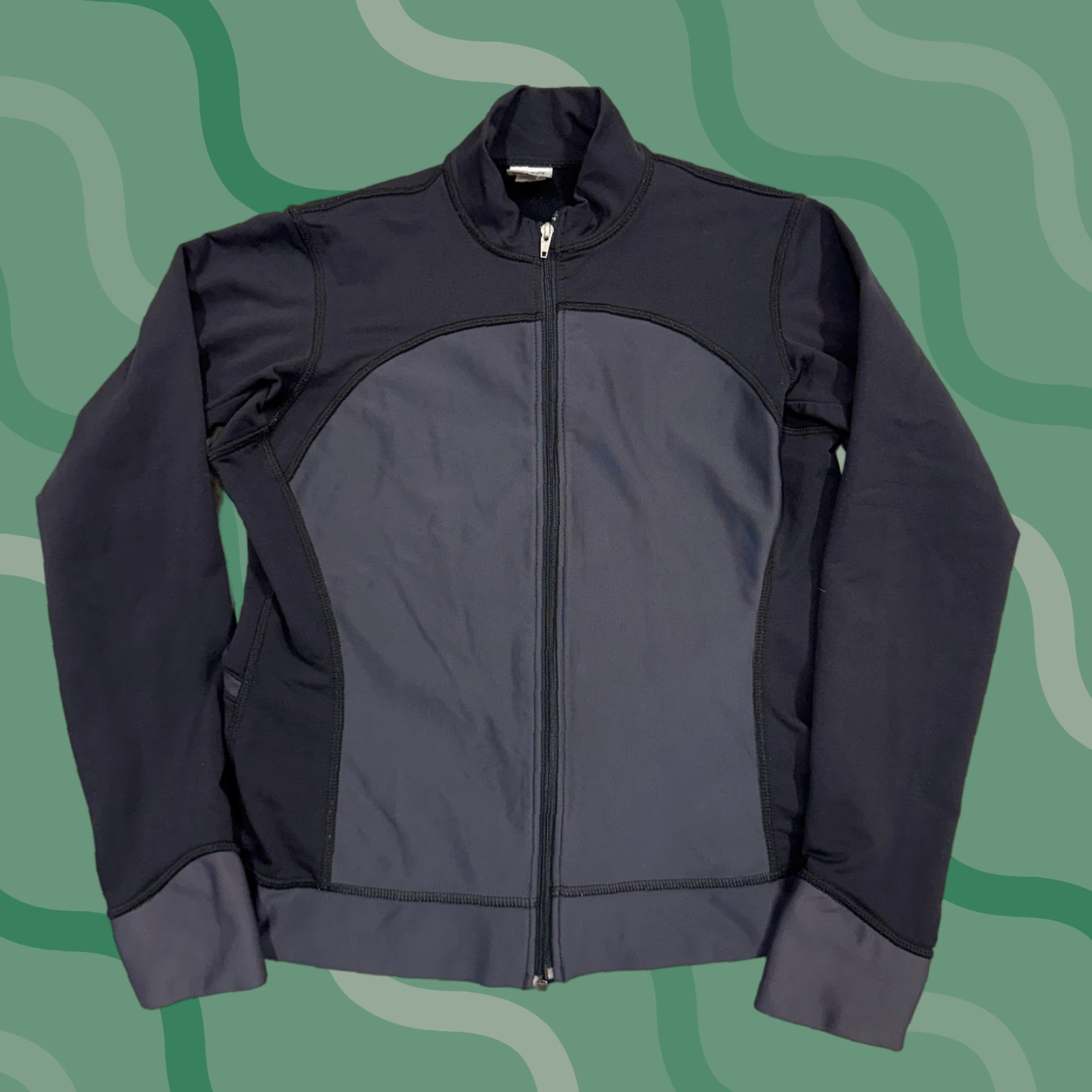 Patagonia Patagonia Jacket Womens Small Black Gray Full Zip Athletic Thumb Holes Made USA Size S / US 4 / IT 40 - 1 Thumbnail