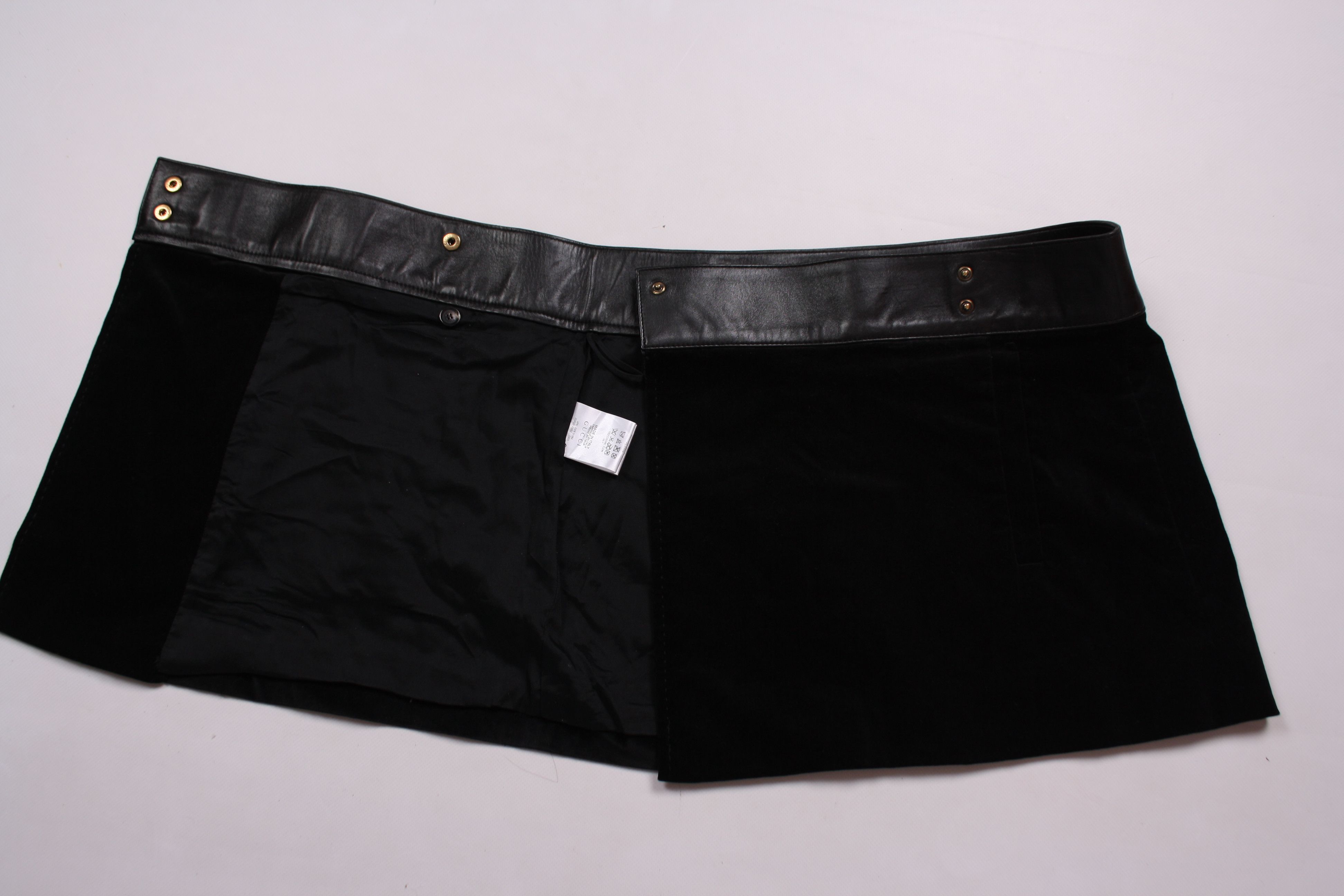 Gucci Gucci Leather Waist Velour Wrap Skirt Snaps Size 28" / US 6 / IT 42 - 13 Thumbnail