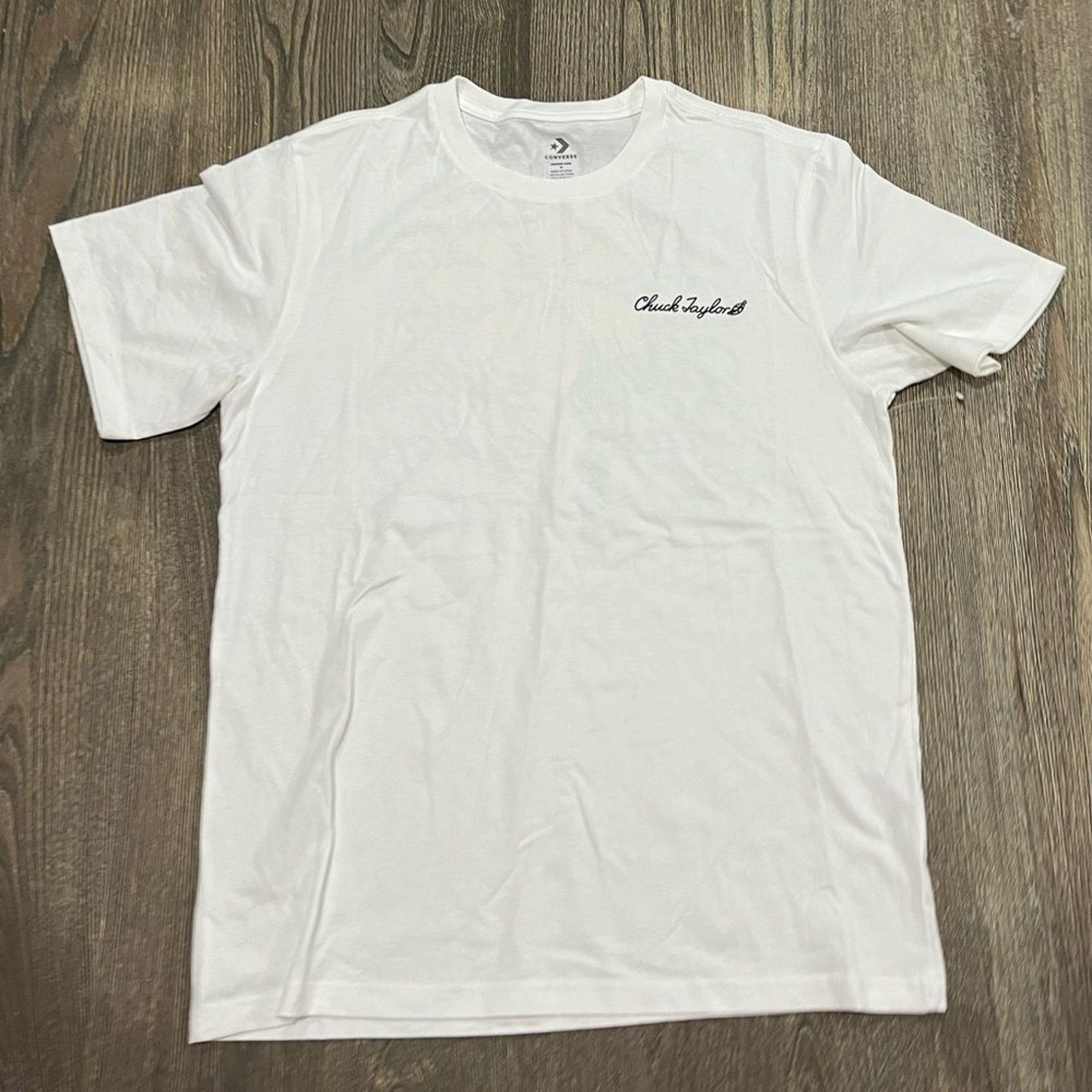 Converse NWOT Converse Chuck Taylor T-Shirt Lightweight White M Size M / US 6-8 / IT 42-44 - 1 Thumbnail