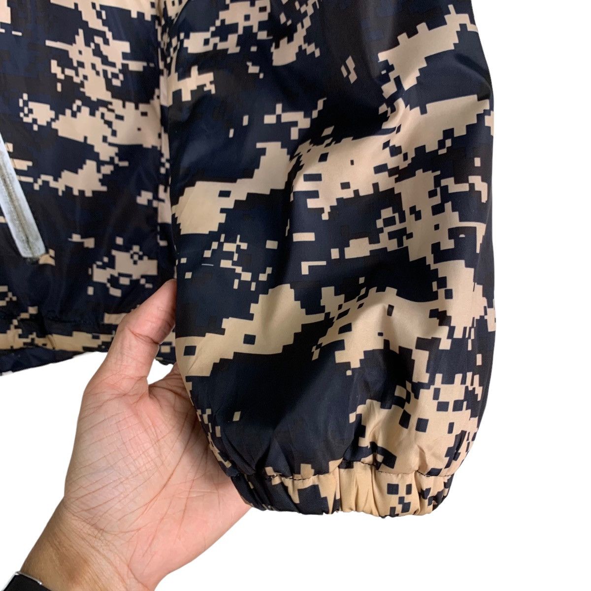 Vans VANS Of The Wall Digital Camo Hoodie Jacket #0455-C21 Size US XL / EU 56 / 4 - 11 Thumbnail