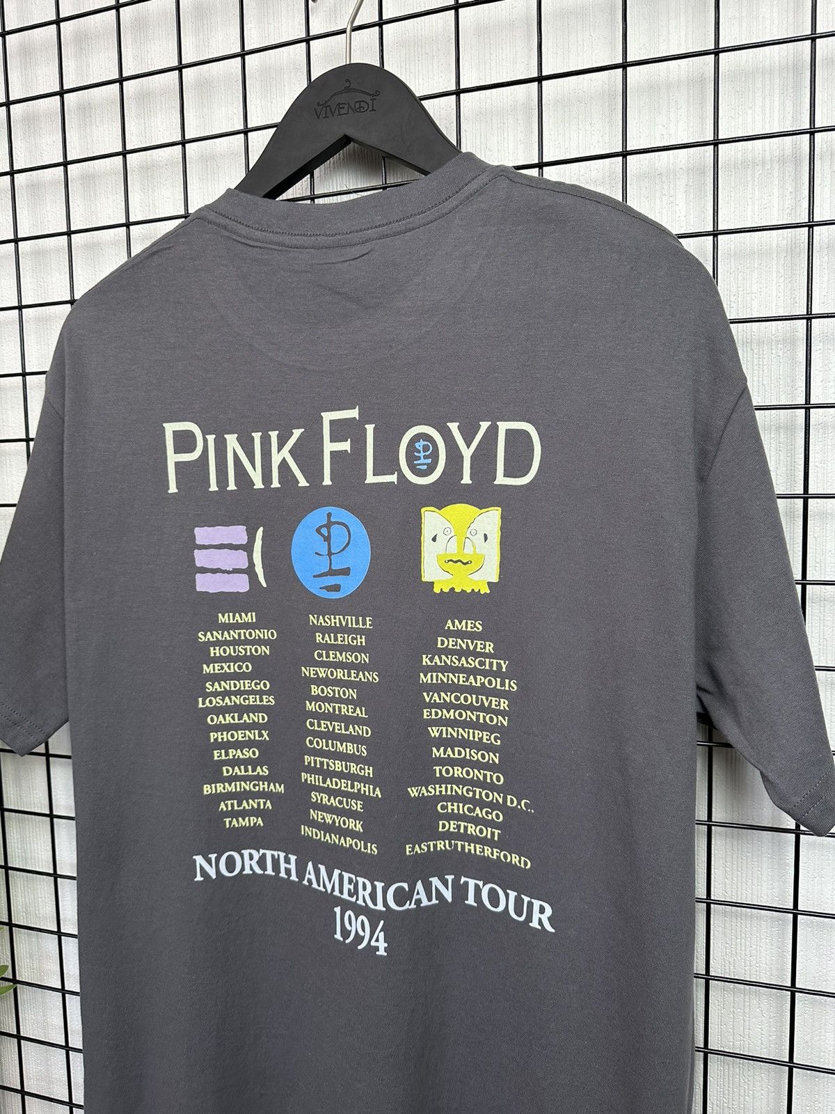 Band Tees × Pink Floyd Pink Floyd Division Bell Men Grey L “North American Tour” Size US L / EU 52-54 / 3 - 11 Thumbnail