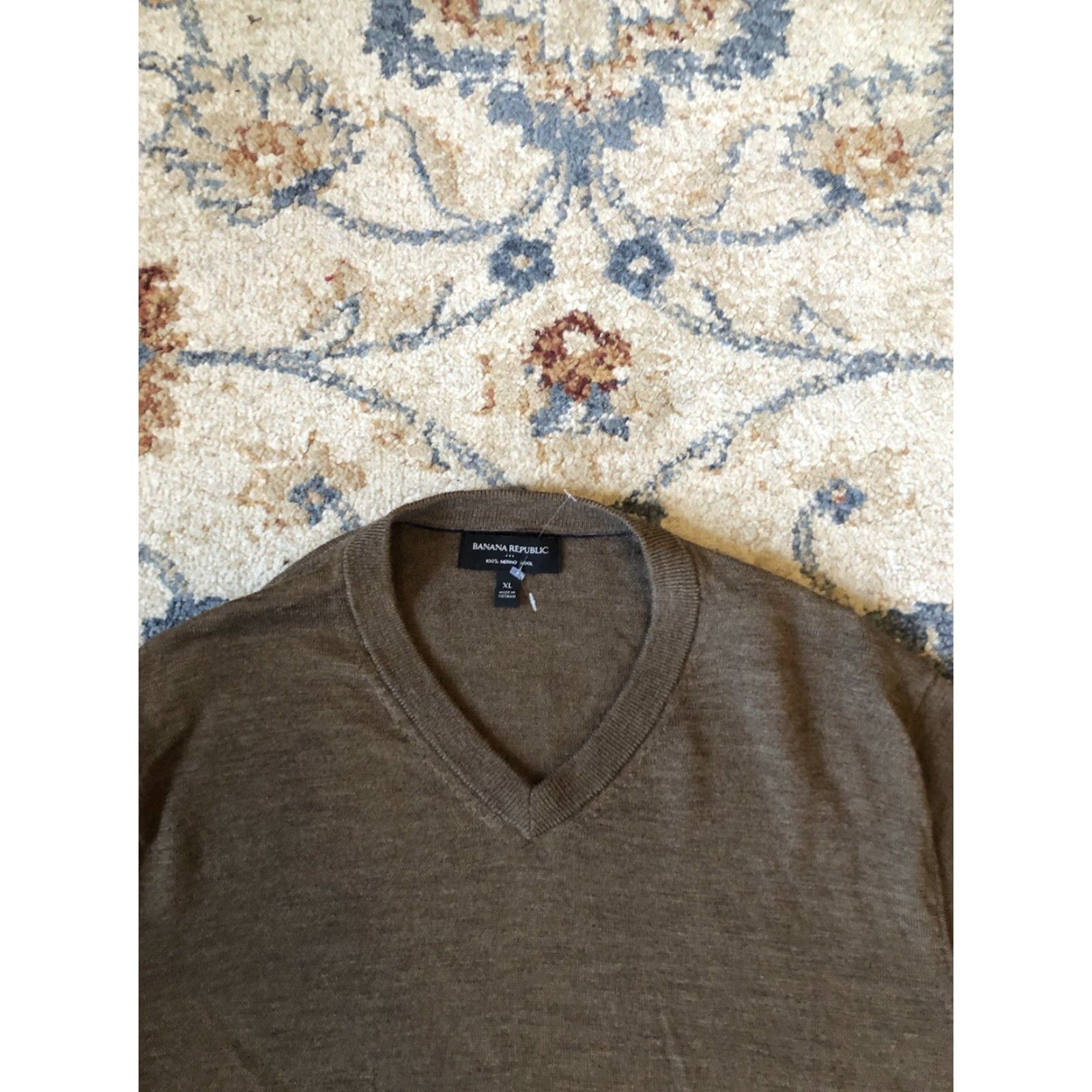 Banana Republic Banana Republic Sweater Mens XL V-Neck Merino Wool Forest Brown Solid Knit Logo Pullover Professional Casual Travel All Seasons Green? Size US XL / EU 56 / 4 - 2 Thumbnail