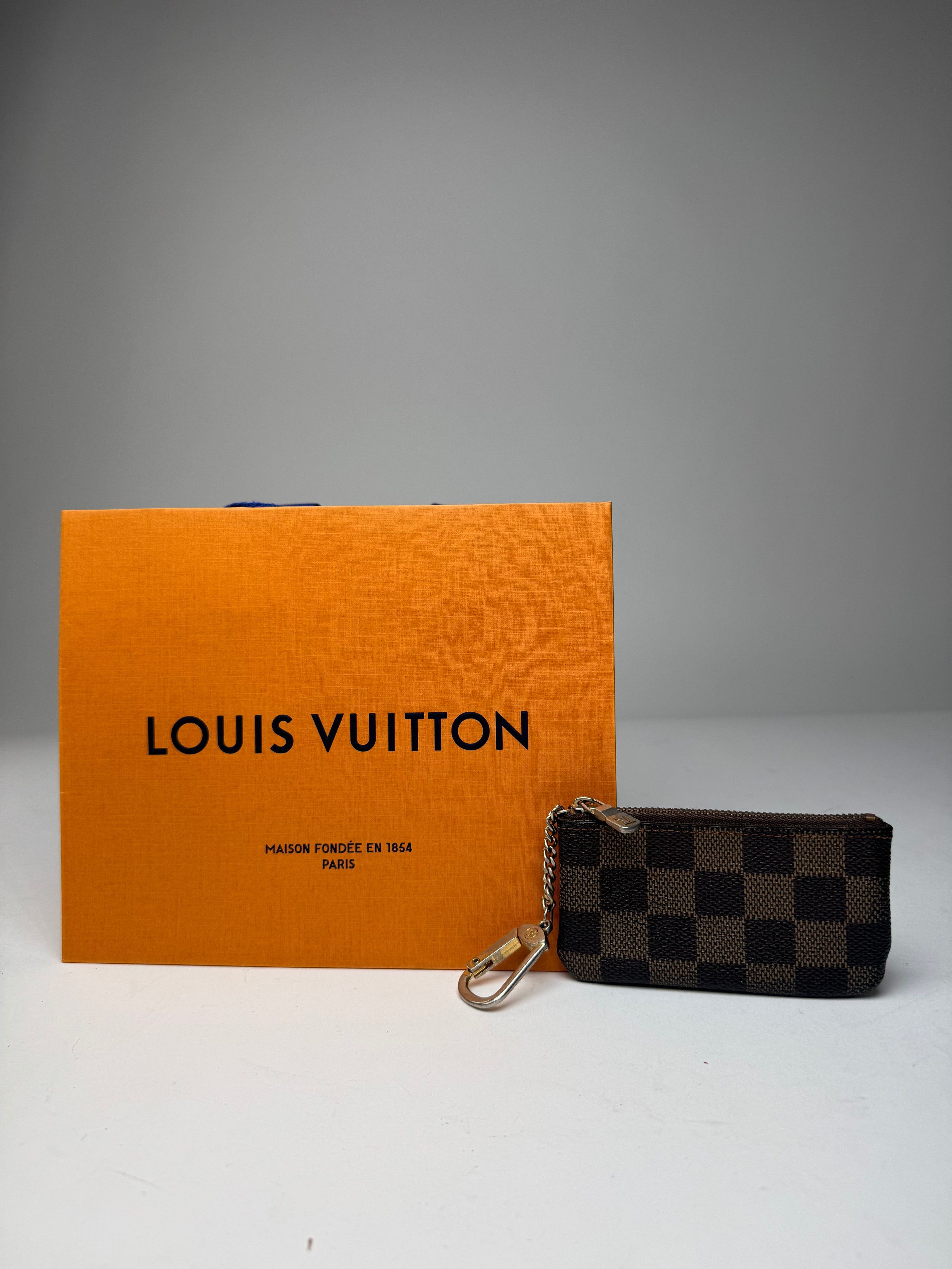 Louis Vuitton Vintage Le Dauphine Leather Damier Monogram Card Holder Brow Size ONE SIZE - 1 Thumbnail