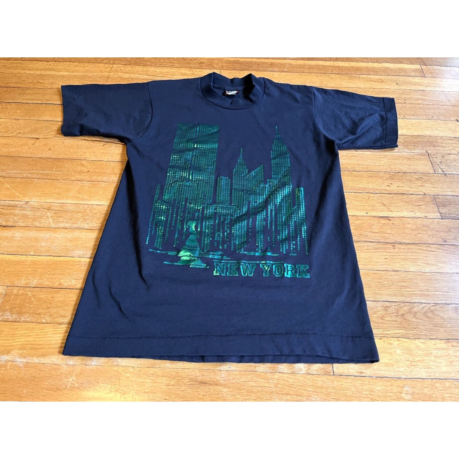 Vintage VINTAGE Screen Stars Shirt Men’s M Black Green New York Skyline Twin Towers Size US M / EU 48-50 / 2 - 2 Thumbnail