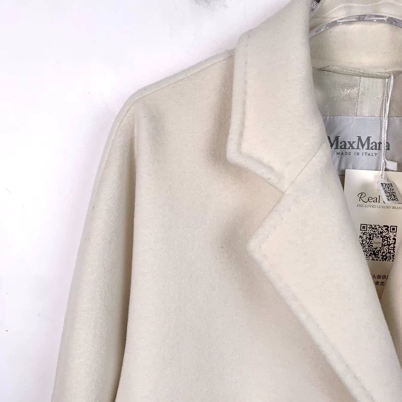 Max Mara Max Mara Double breasted coat with off-white sheepwool lap Size XS / US 0-2 / IT 36-38 - 3 Thumbnail