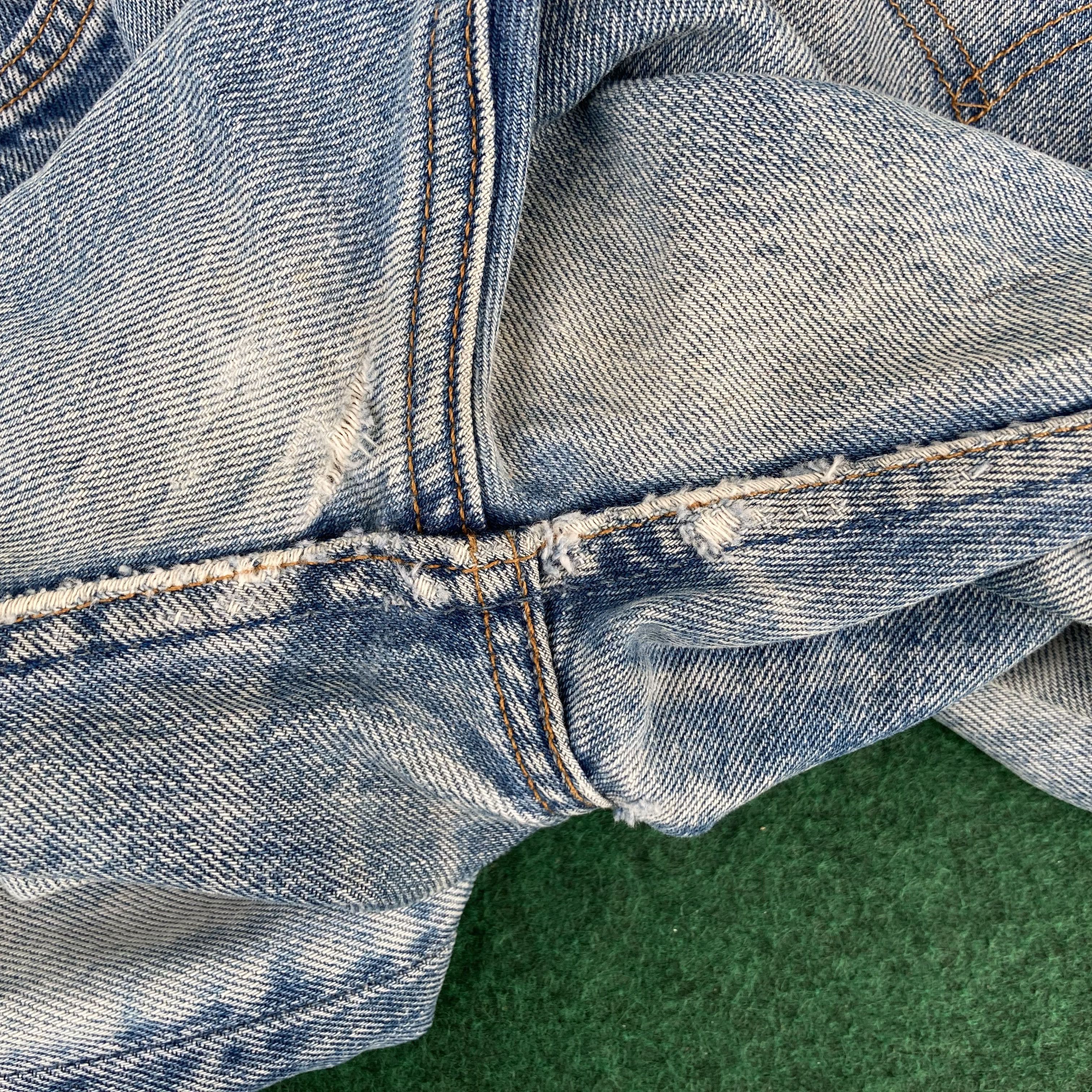Levi's × Vintage Vtg Levis 501 Distressed Ripped Light Blue Bleach Punk Jeans Size US 31 - 7 Thumbnail