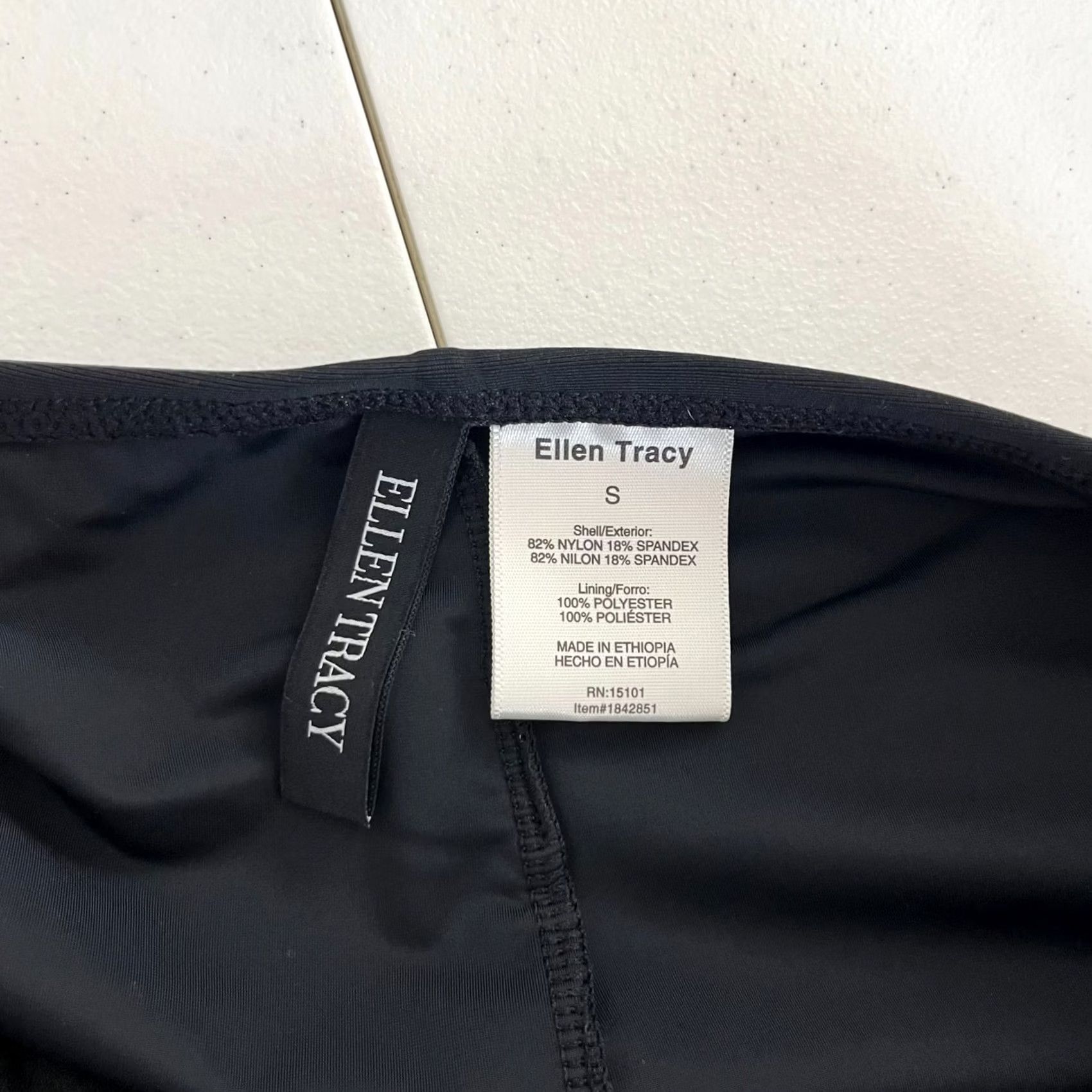 Ellen Tracy Ellen Tracy Skirt Women S Black Solid Mini Stretch Short Length Adult Small Bottoms Women Size 28" / US 6 / IT 42 - 7 Thumbnail