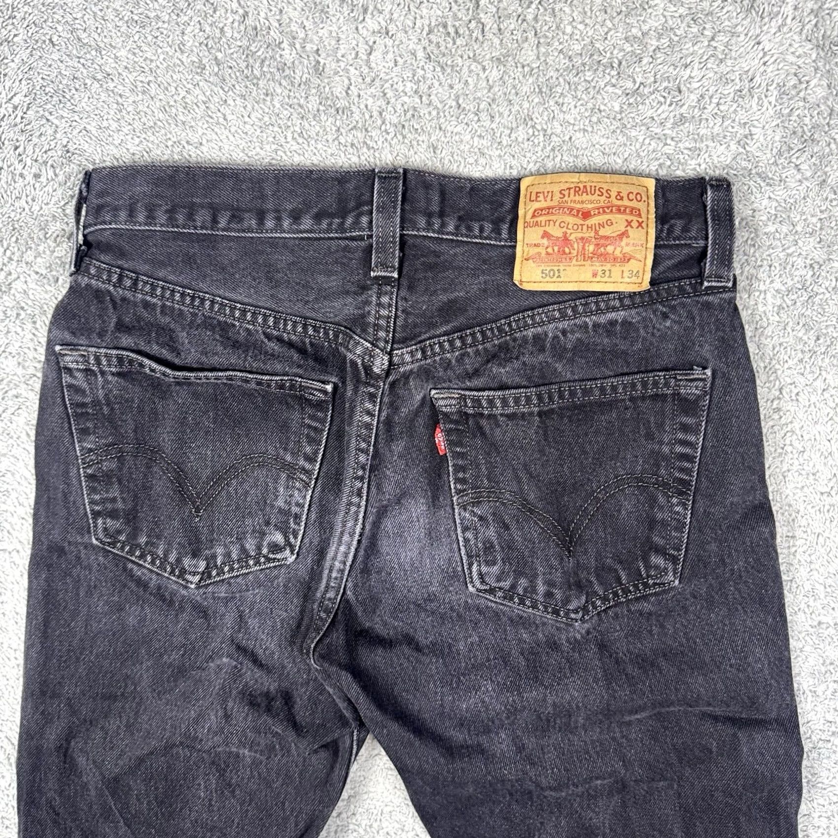 Levi's VINTAGE Levis 501xx Jeans Mens 30x33 Straight Button Fly 90s Grunge Skate Y2K Size US 31 - 5 Thumbnail
