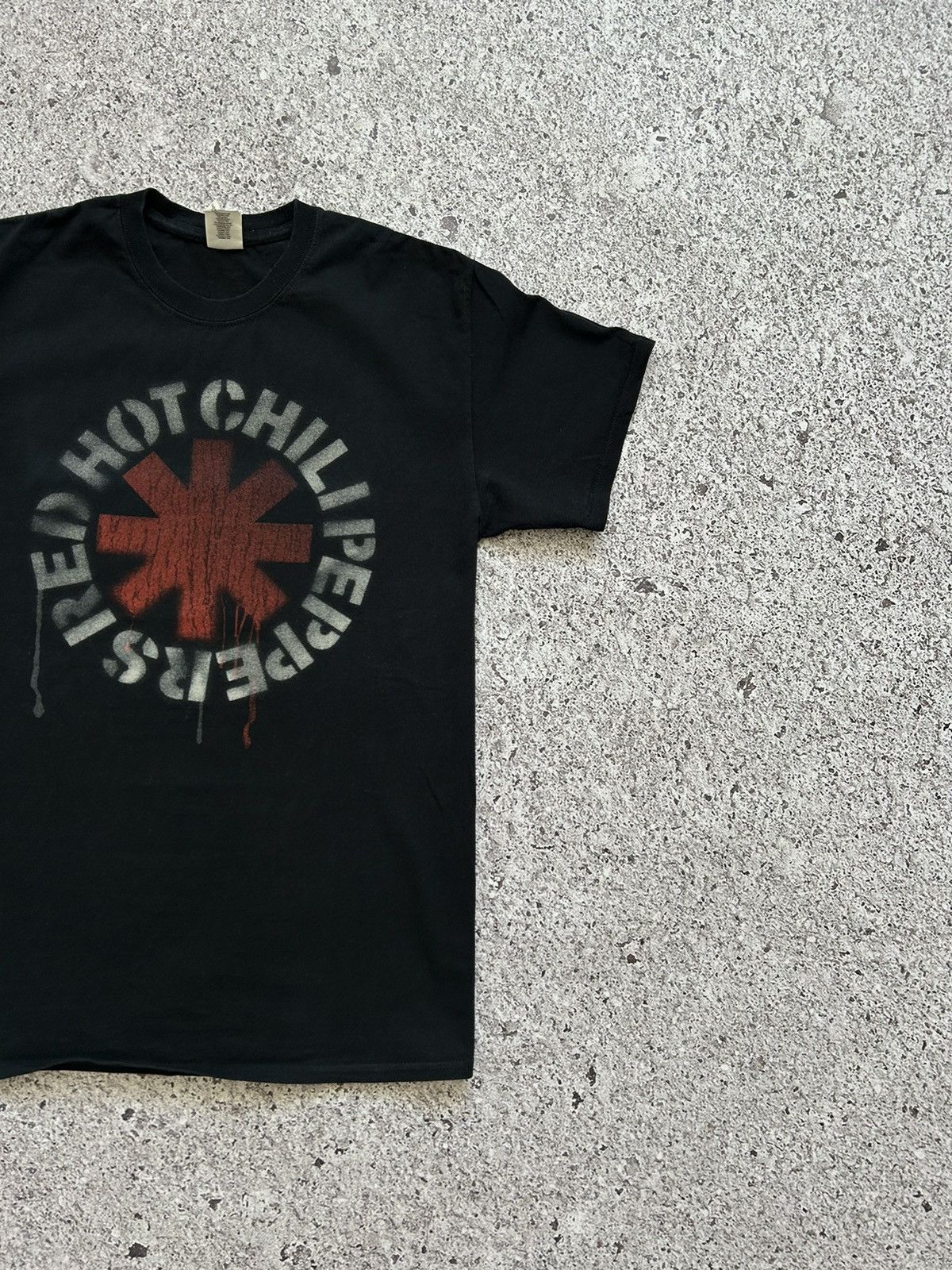 Band Tees Vintage 90s Red Hot Chilli Peppers Rock Band Tee Size US M / EU 48-50 / 2 - 4 Thumbnail