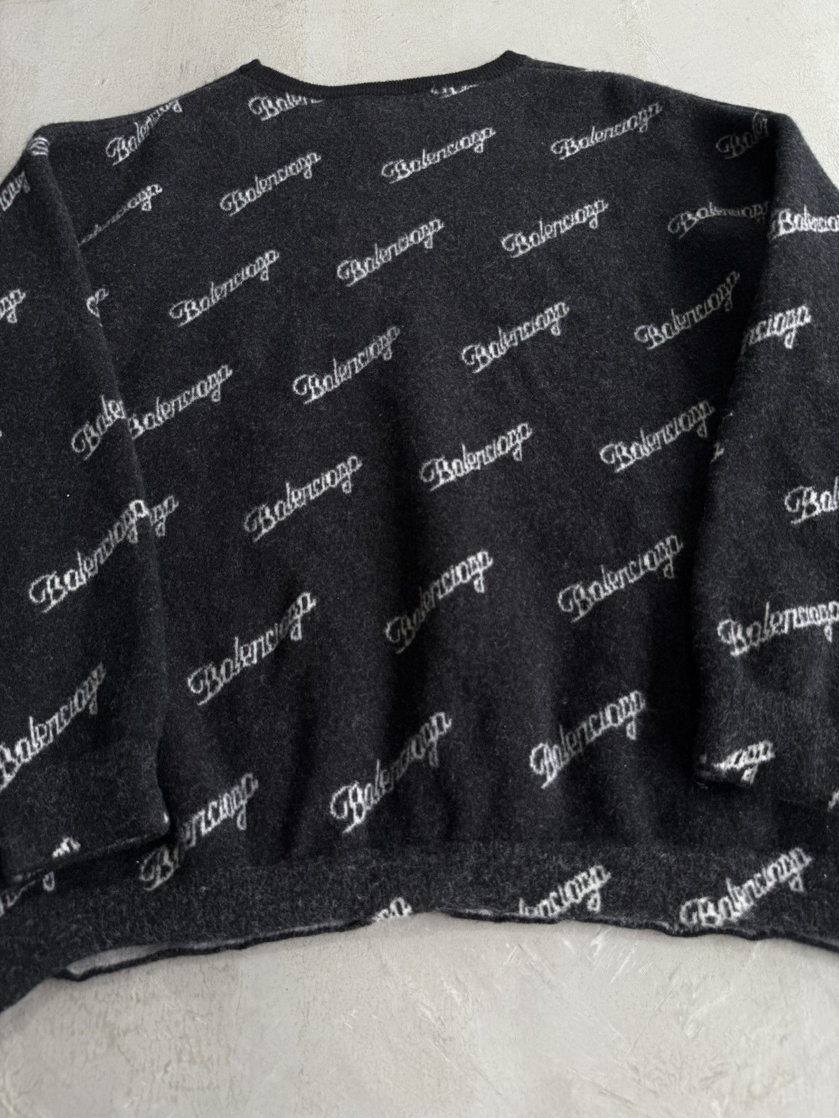 Balenciaga Balenciaga - Cursive Script All Over Print Crewneck Size US L / EU 52-54 / 3 - 7 Thumbnail