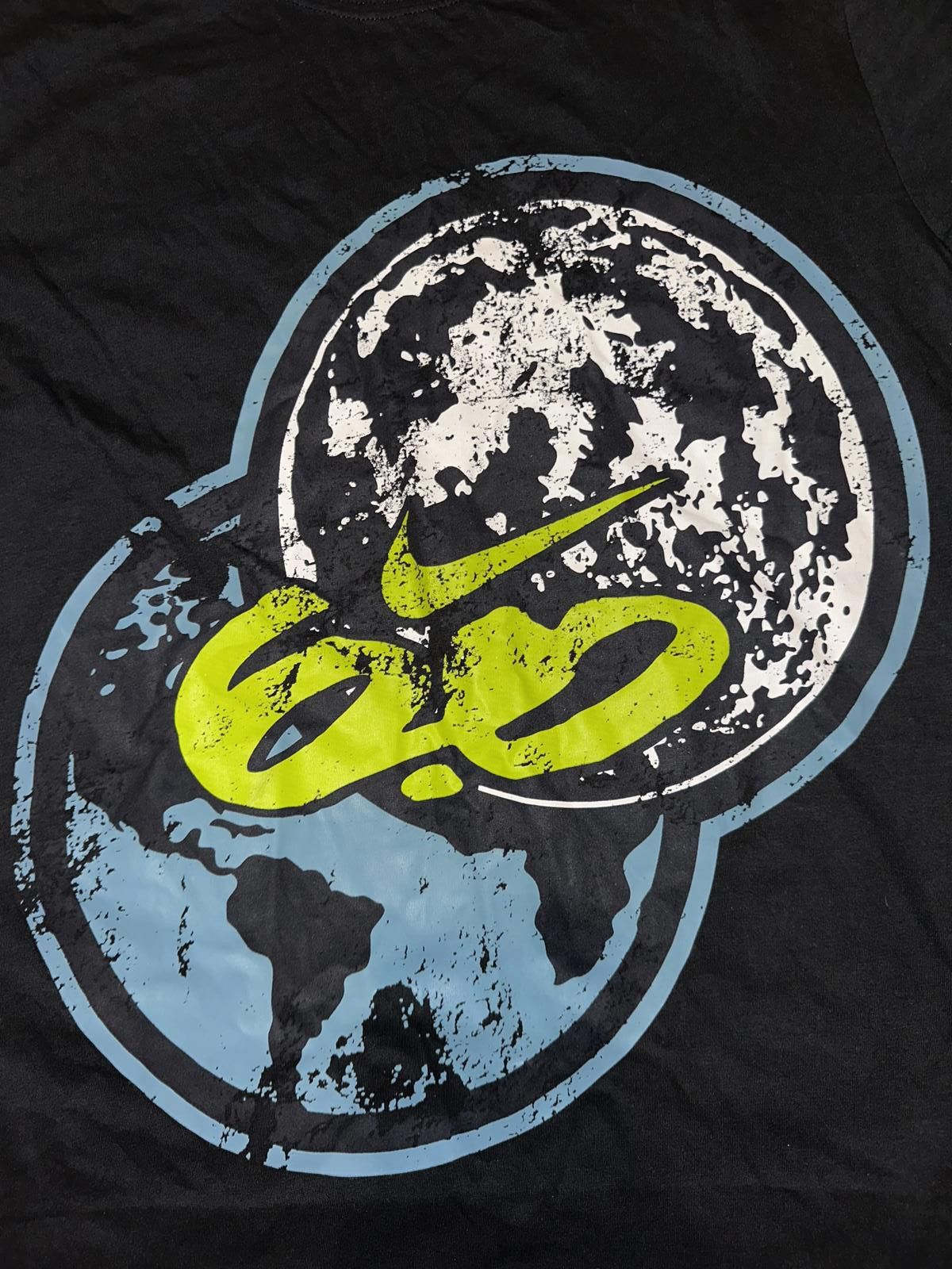 Nike Rare Vintage Nike 6.0 Men’s Lunar World Graphic T-Shirt Size US M / EU 48-50 / 2 - 2 Thumbnail