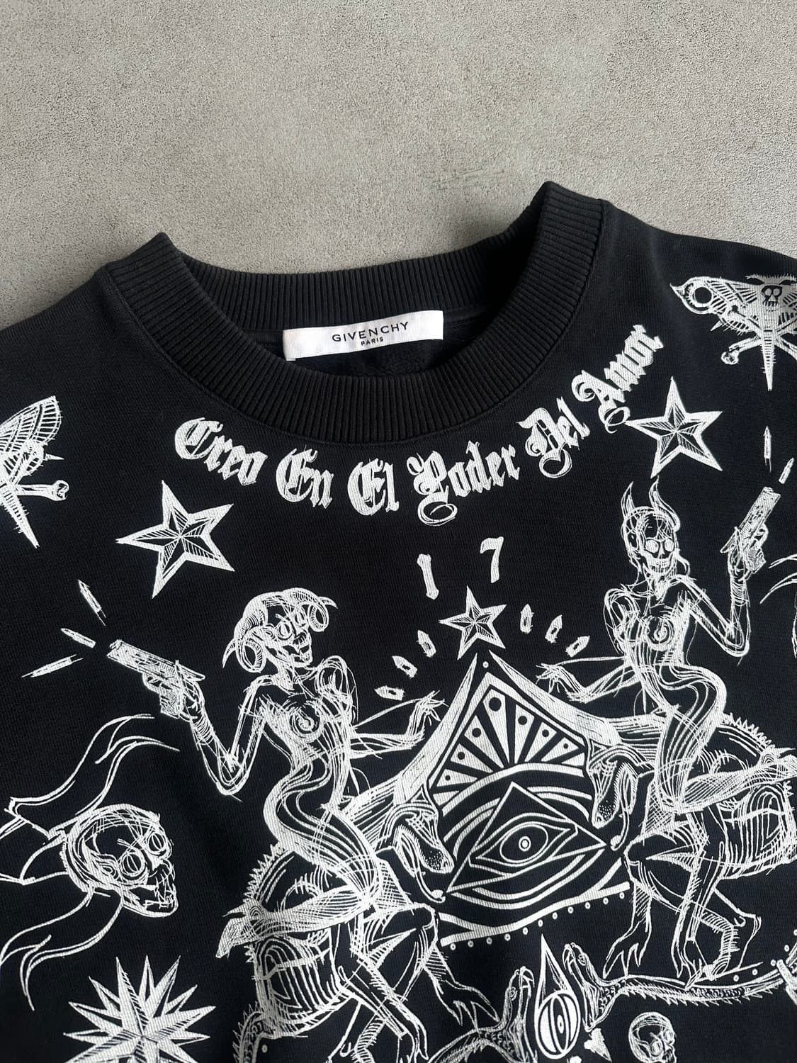 Givenchy Givenchy Tattoo Sweat Shirt Size US M / EU 48-50 / 2 - 5 Thumbnail