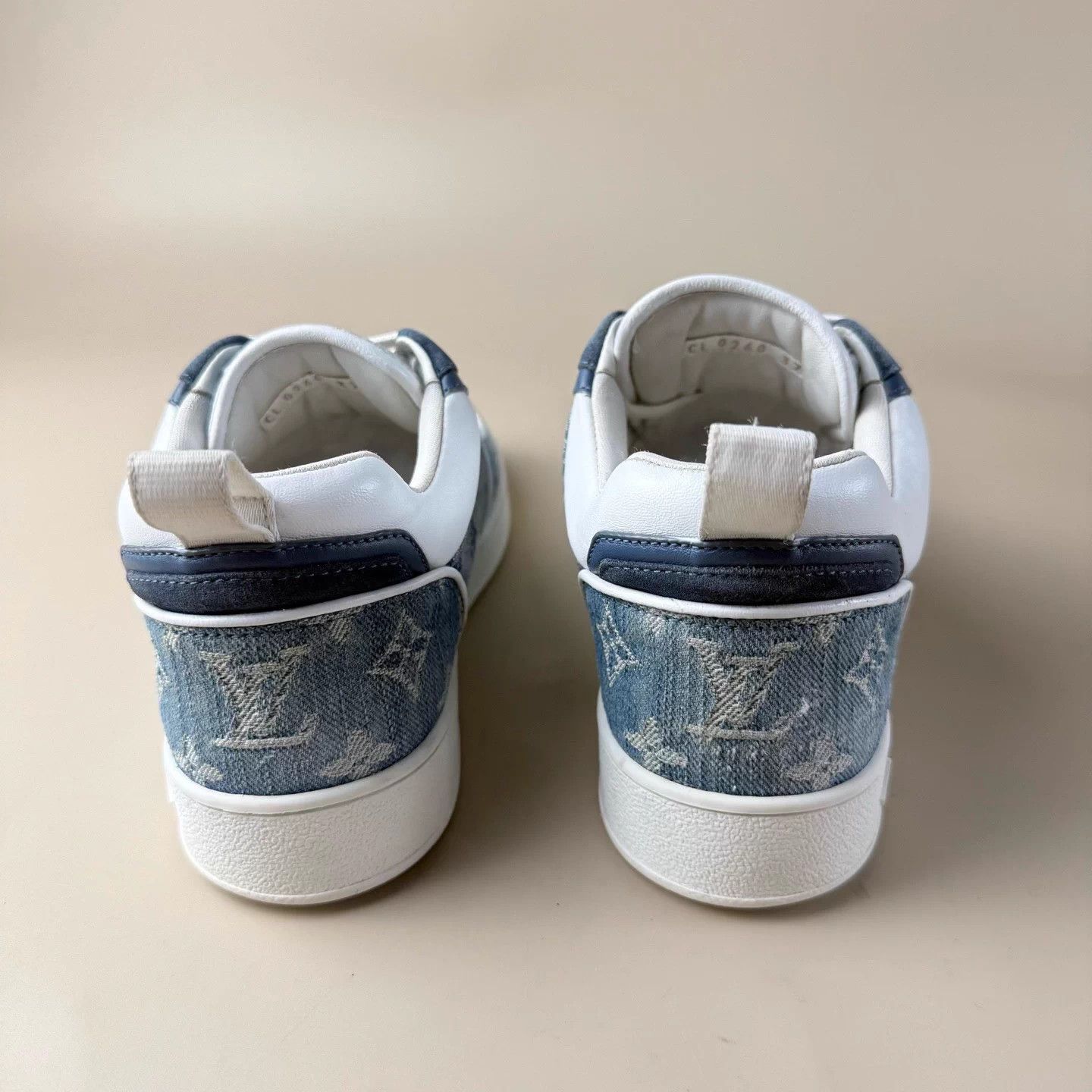 Louis Vuitton LV White Blue Denim Monogram Sneakers 37 95new Size US 6 / IT 36 - 3 Thumbnail