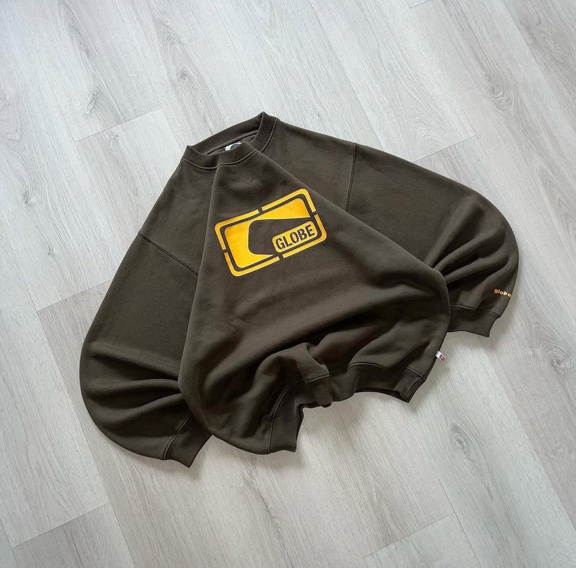 Globe VINTAGE SWEATSHIRT GLOBE Y2K Size US XL / EU 56 / 4 - 2 Thumbnail