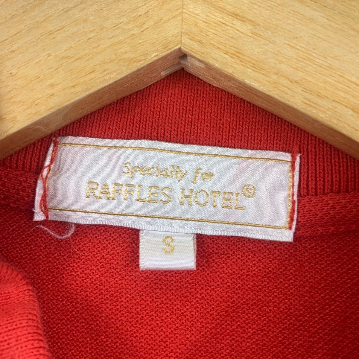 Vintage Vintage RAFFLES HOTEL SPECIALTY Polo Tee Shirt Top Size US S / EU 44-46 / 1 - 6 Thumbnail