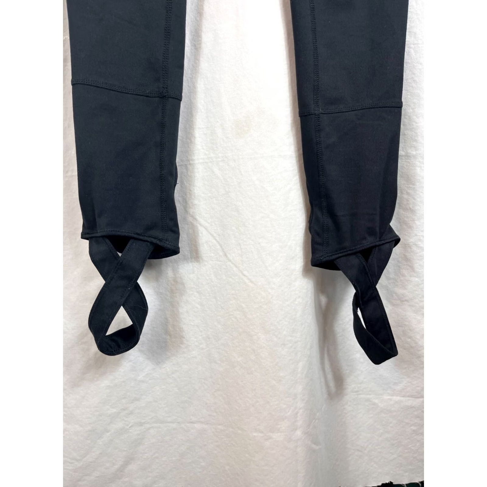 Free People Free People Movement Black Leggings Foot Strap Dance Yoga 66170 Pocket Women SP Small Petite slimming pockets foot straps leggings Size 28" / US 6 / IT 42 - 2 Thumbnail