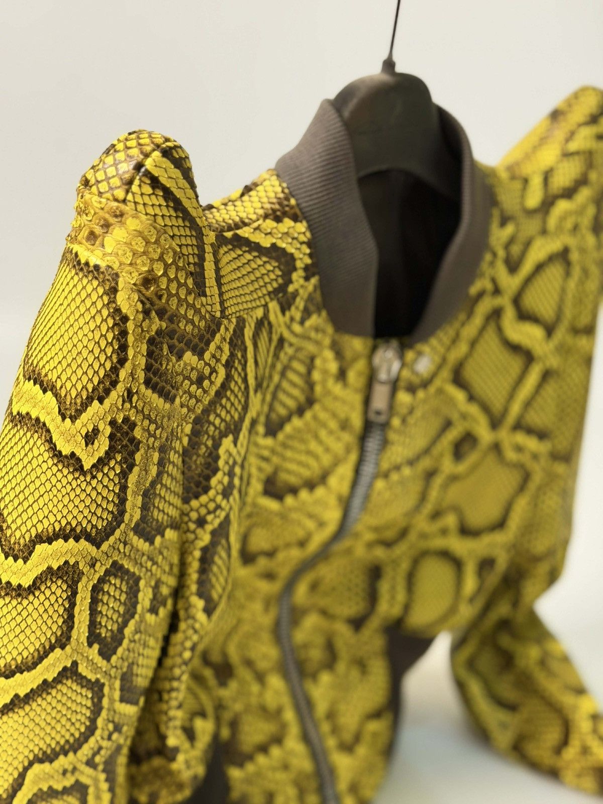 Rick Owens SS23 Rick Owens Python Leather Bomber Jacket in Lemon Yellow Size S / US 4 / IT 40 - 6 Thumbnail