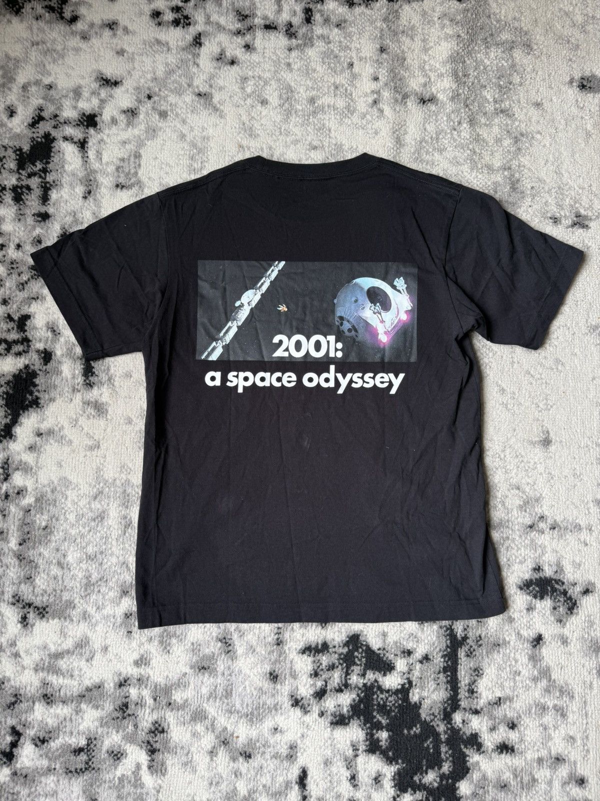 Uniqlo Rare UNIQLO UT 2001 : A Space Odyssey T-Shirt Size US XS / EU 42 / 0 - 2 Thumbnail