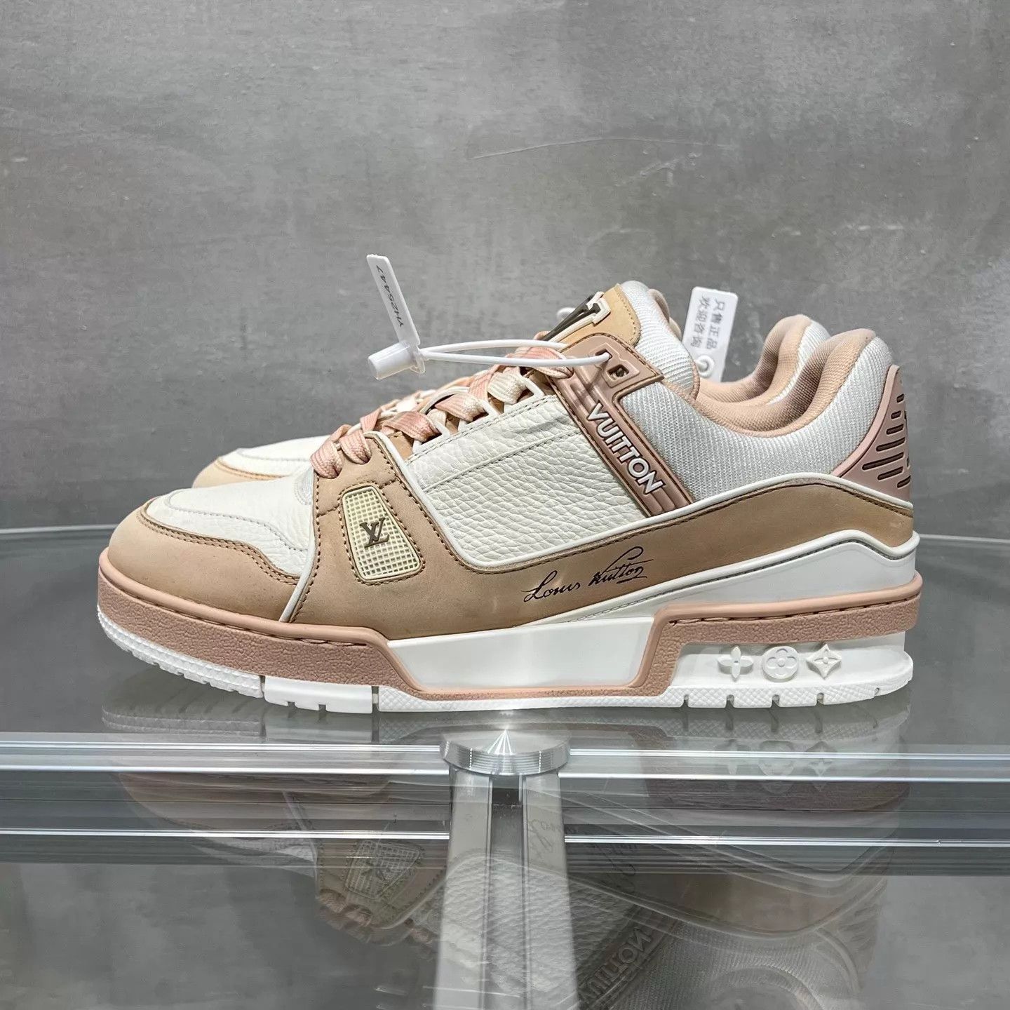 Louis Vuitton LV Trainer White Pink 38.5 Size US 8 / IT 38 - 3 Thumbnail