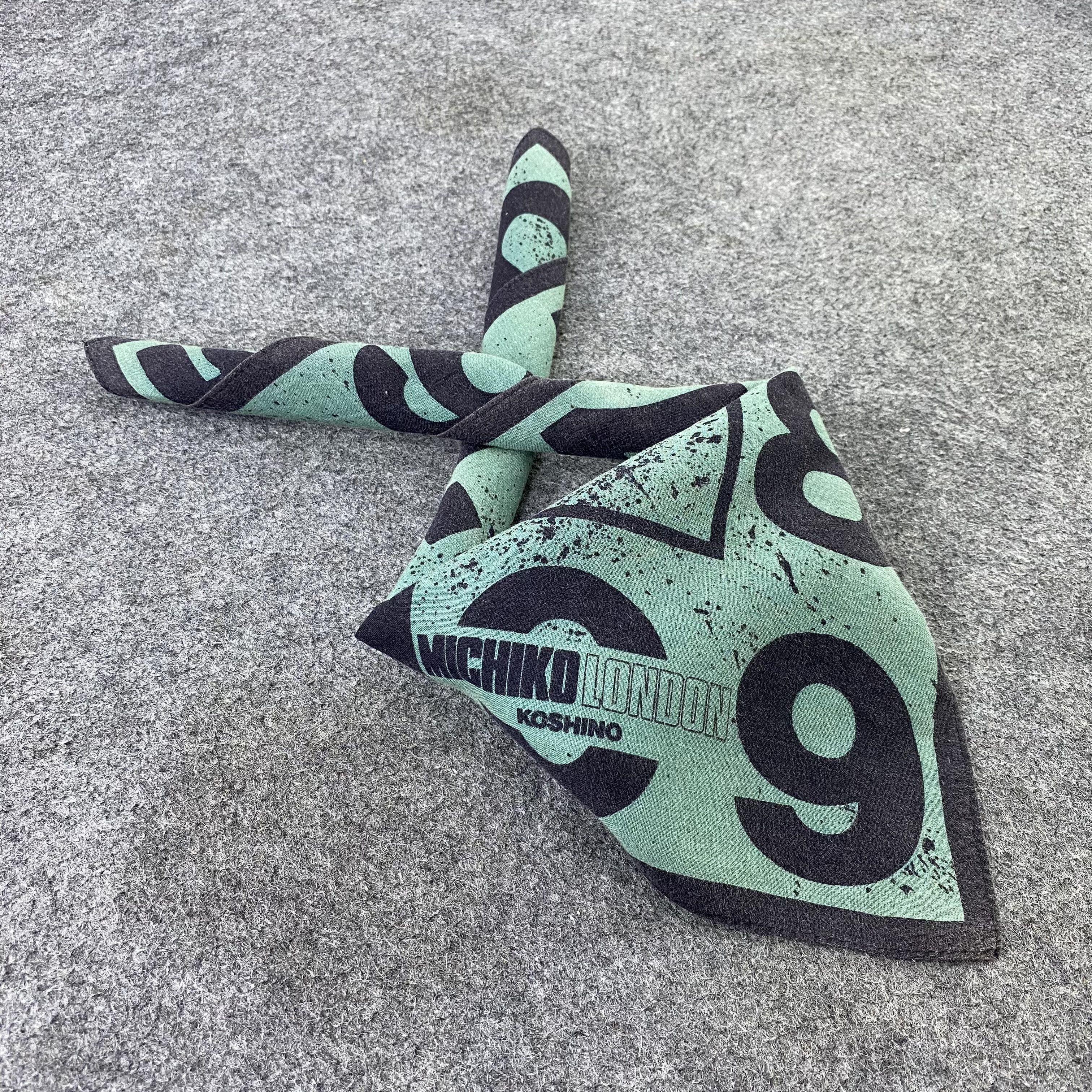 Michiko Koshino × Vintage Michiko Koshino Handkerchief / Bandana / Neckerchief-B932 Size ONE SIZE - 1 Thumbnail