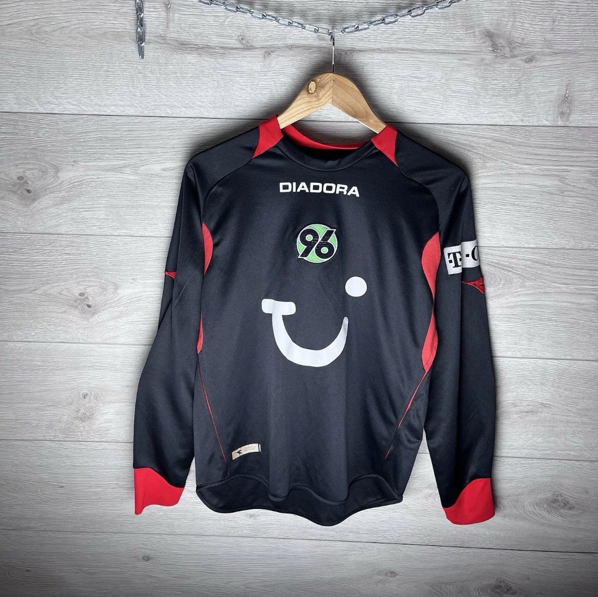 Diadora Mens Goalkeeper Football Shirt Hanover 96 size M #1 Size US M / EU 48-50 / 2 - 1 Thumbnail