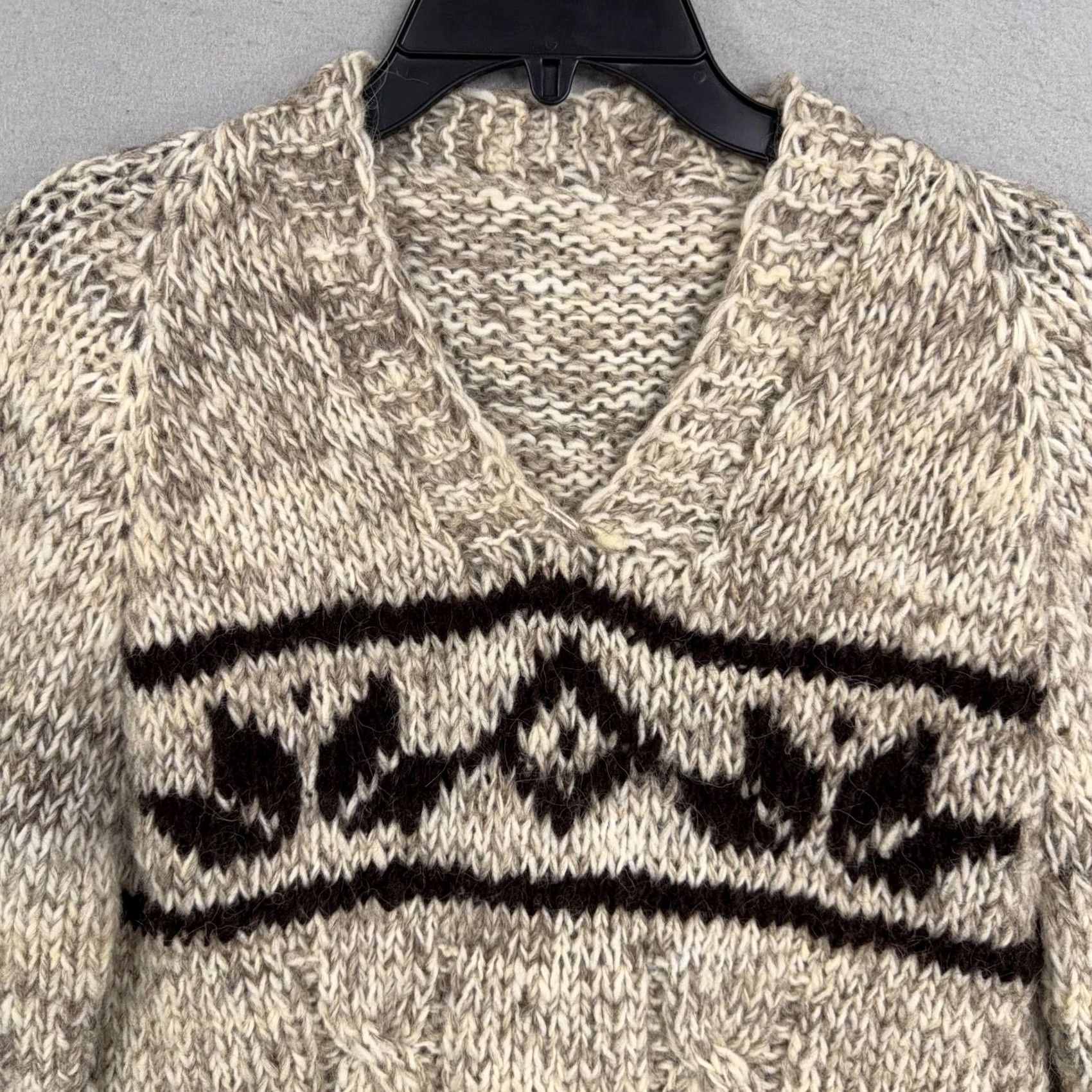 Vintage VINTAGE Handmade Sweater Womens Small Beige Leaf Fair Isle Cable Knit Pullover Size S / US 4 / IT 40 - 2 Thumbnail