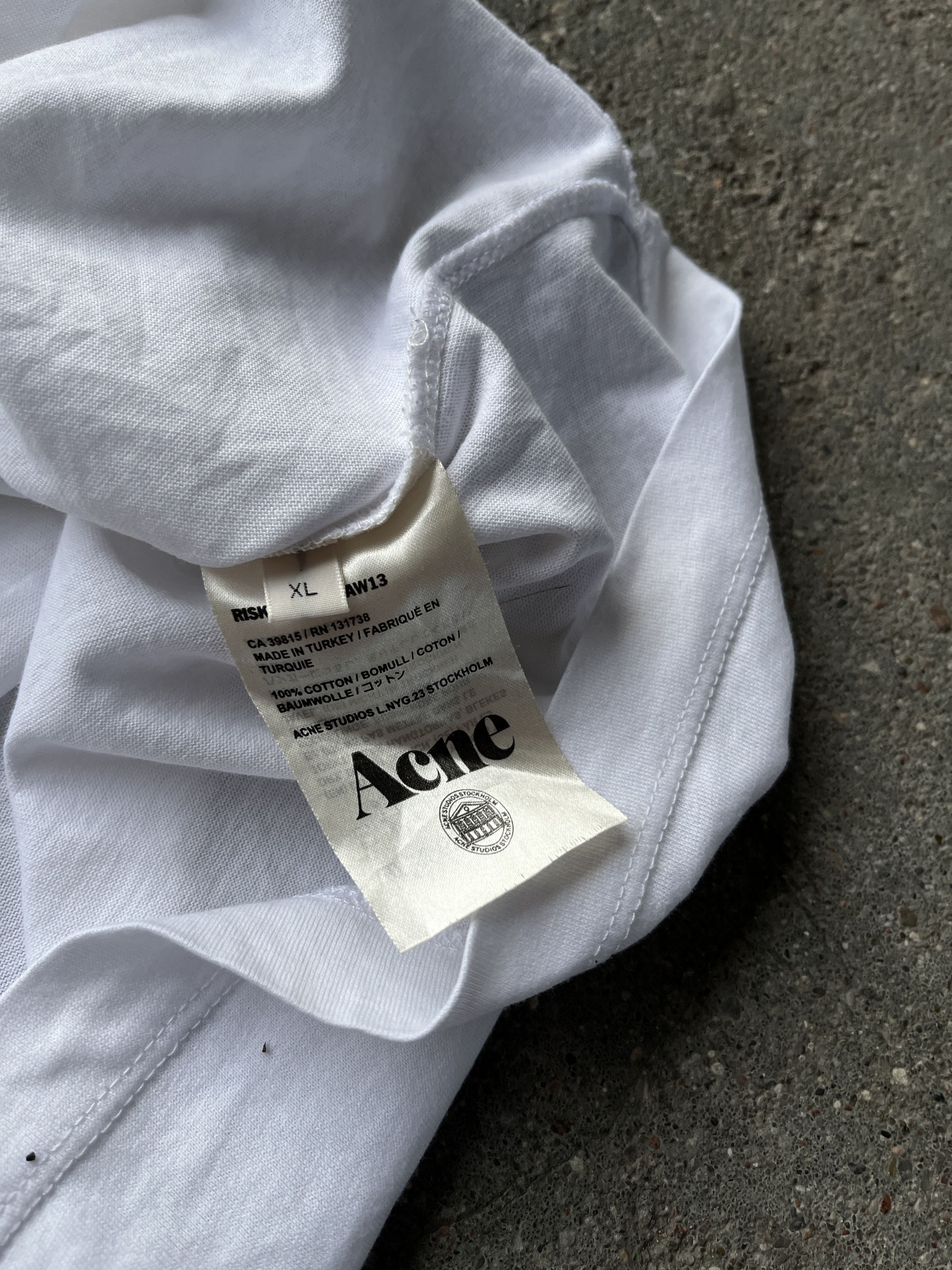 Acne Studios Acne Studios “Mysterious Stockholm Risk” AW13 white tee Size US L / EU 52-54 / 3 - 6 Thumbnail