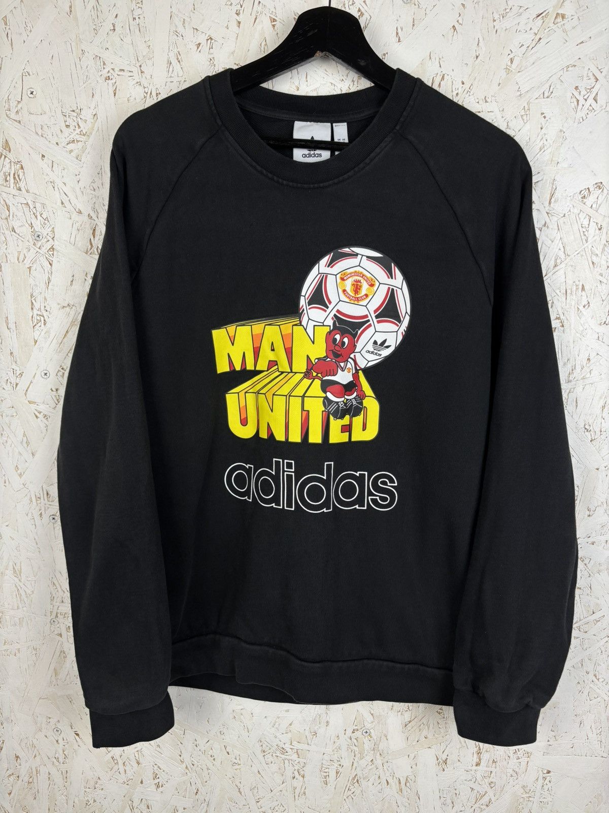 Adidas Adidas Originals Manchester United Retro Cartoon Sweatshirt Size US M / EU 48-50 / 2 - 1 Thumbnail