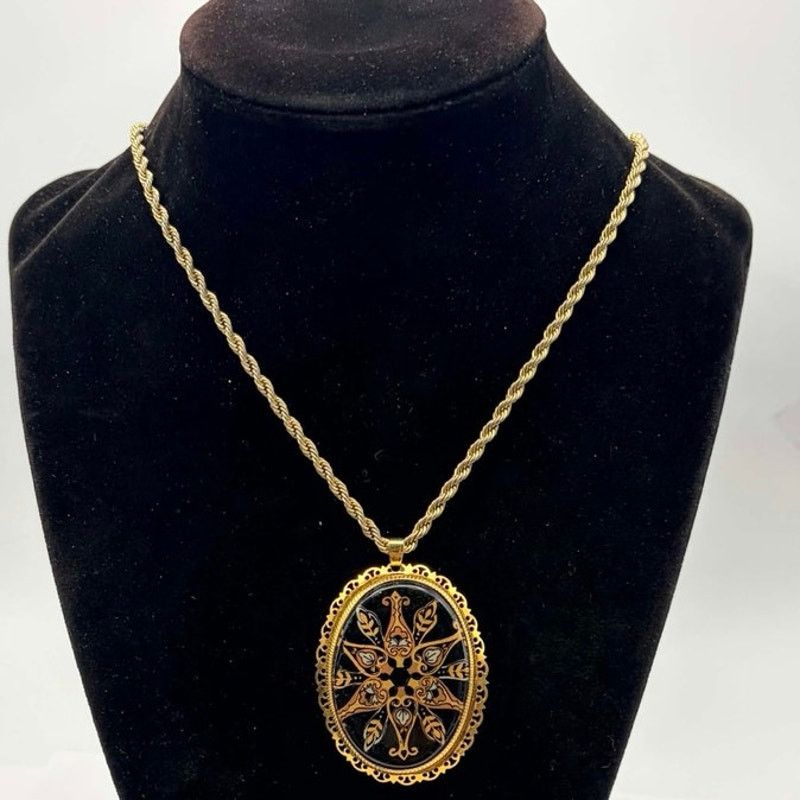 Other Gold & Tan Floral Necklace Size ONE SIZE - 2 Thumbnail
