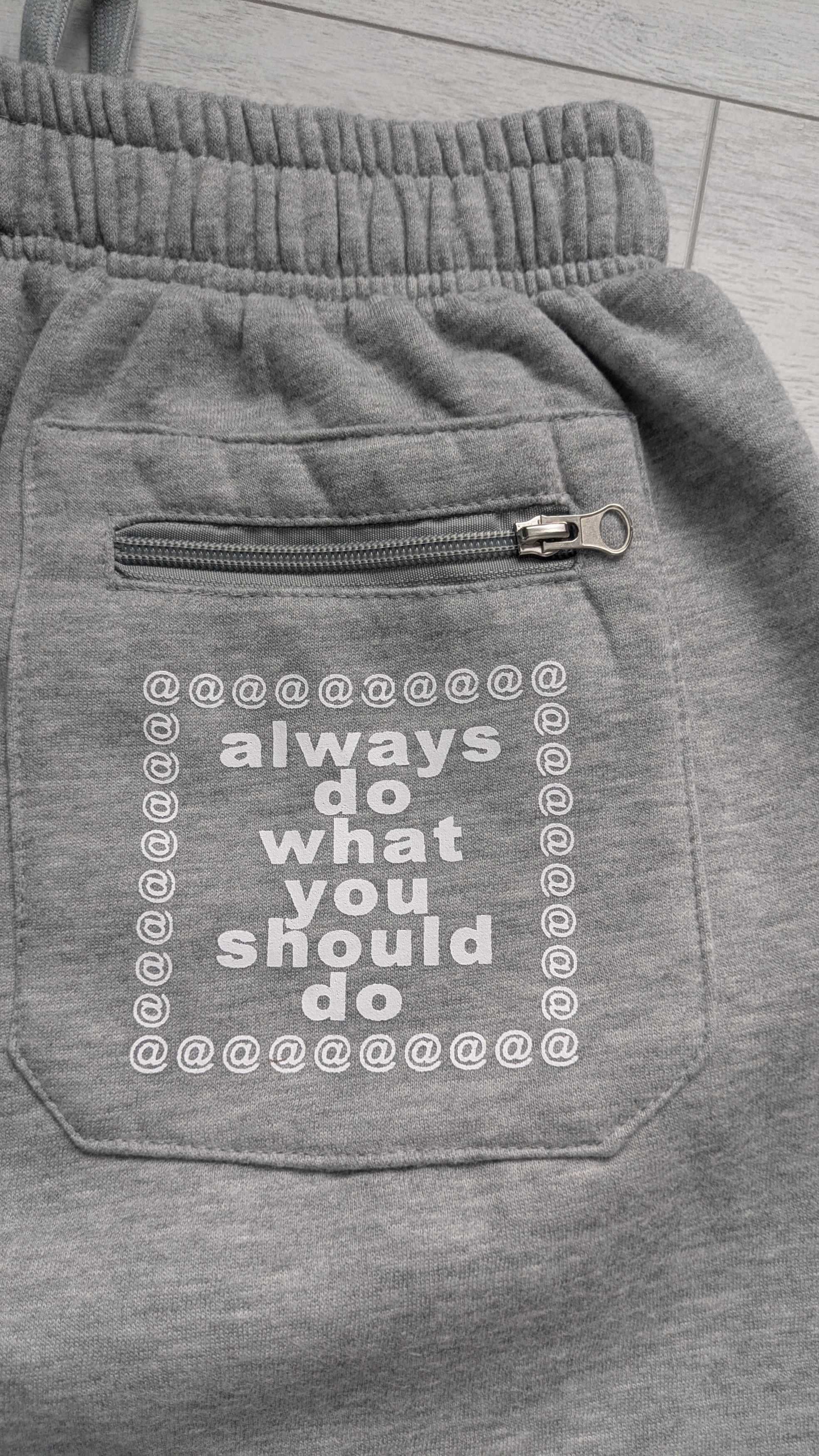 always do what you should do Shorts ADWYSD on fleece Size US 28 / EU 44 - 4 Thumbnail