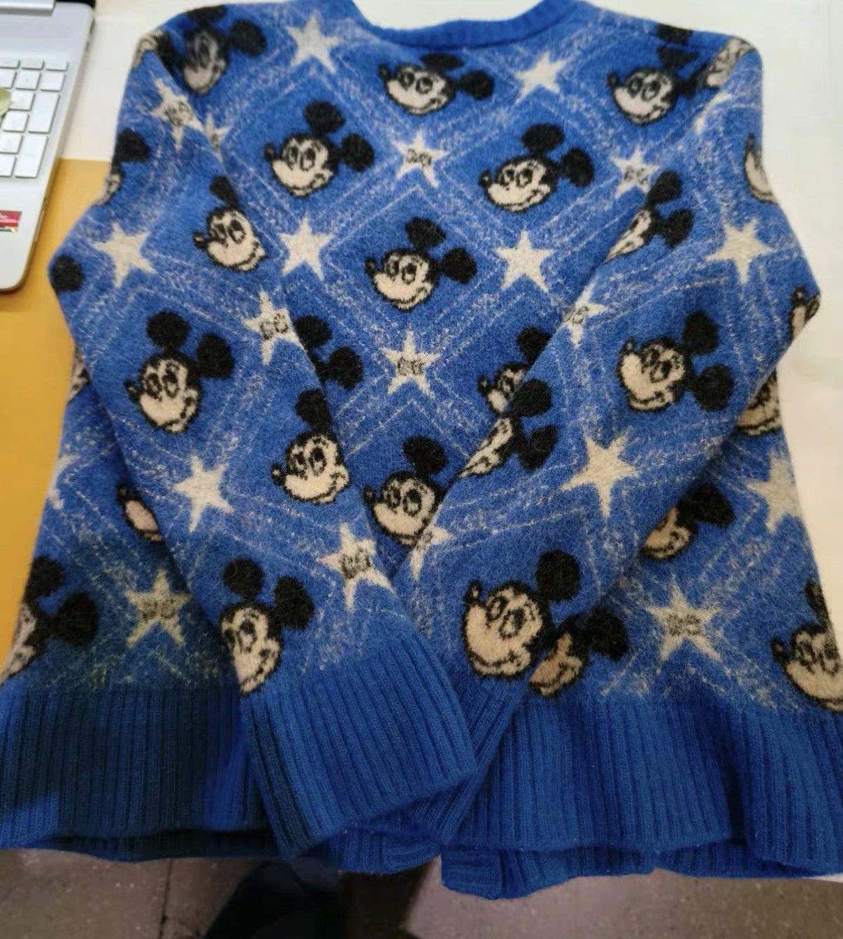 Gucci Gucci x Disney Mickey Mouse Long-sleeve Knit Sweater J42 Size S / US 4 / IT 40 - 2 Thumbnail
